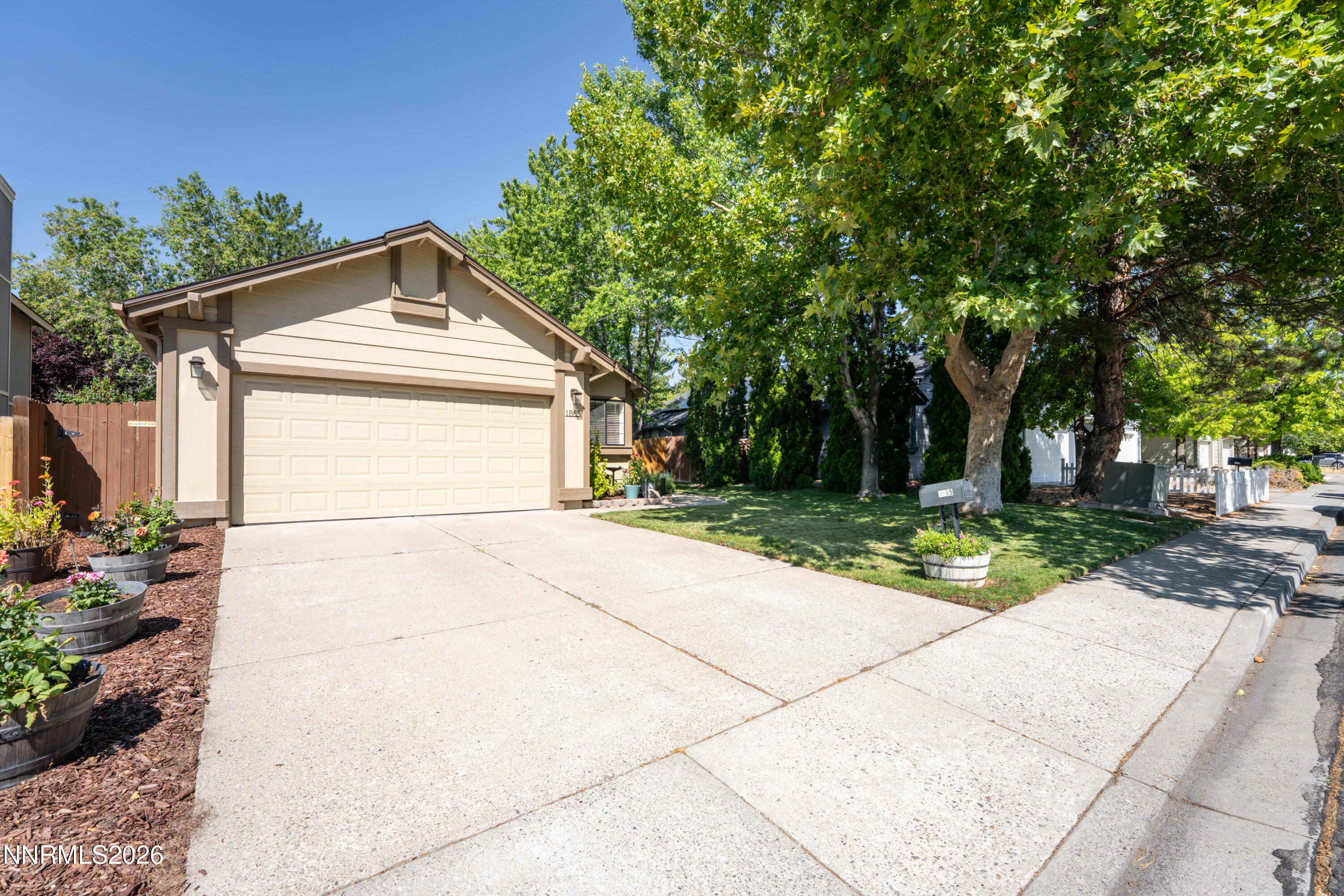 1865 Amarak Way Property Photo 1