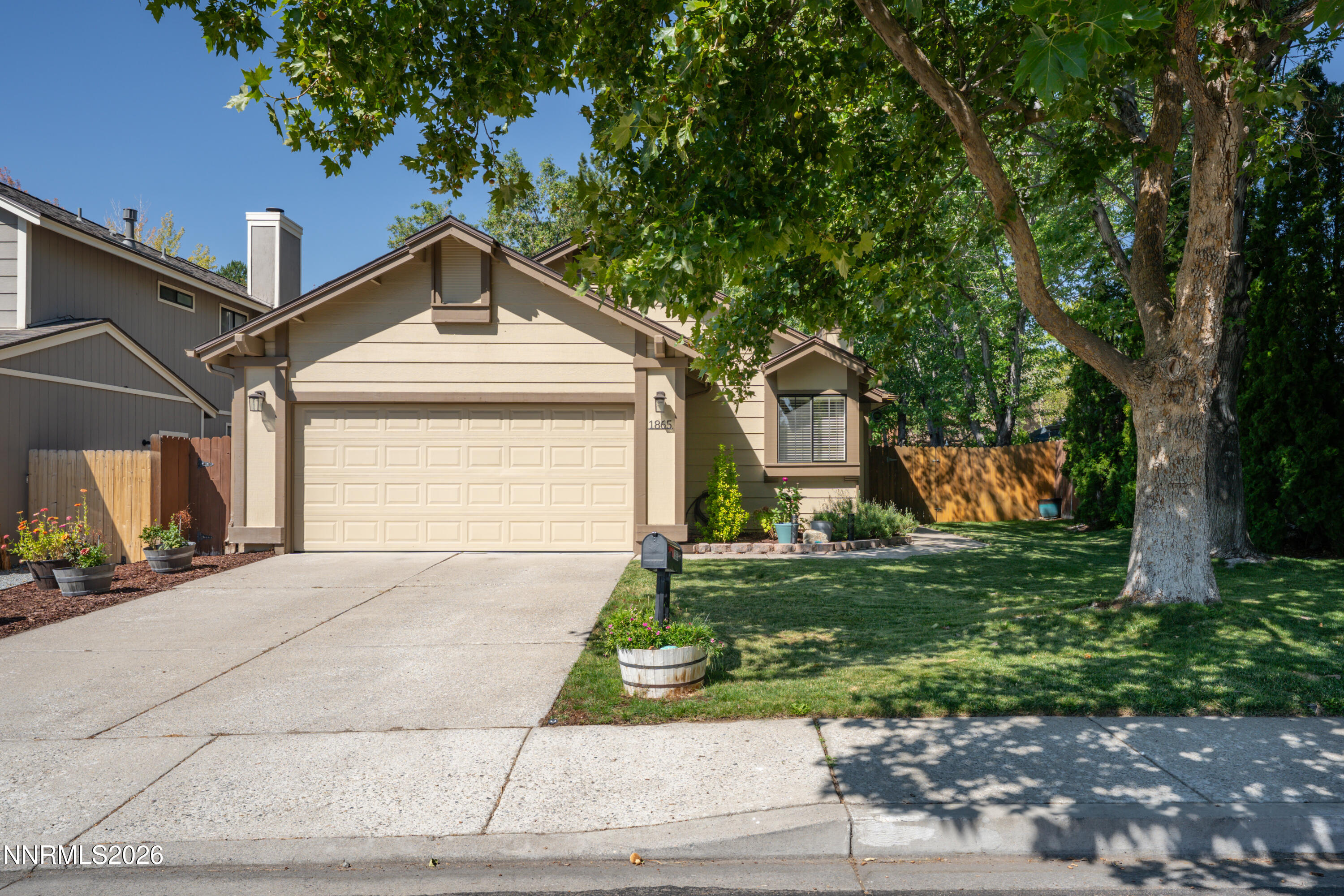 1865 Amarak Way Property Photo 29