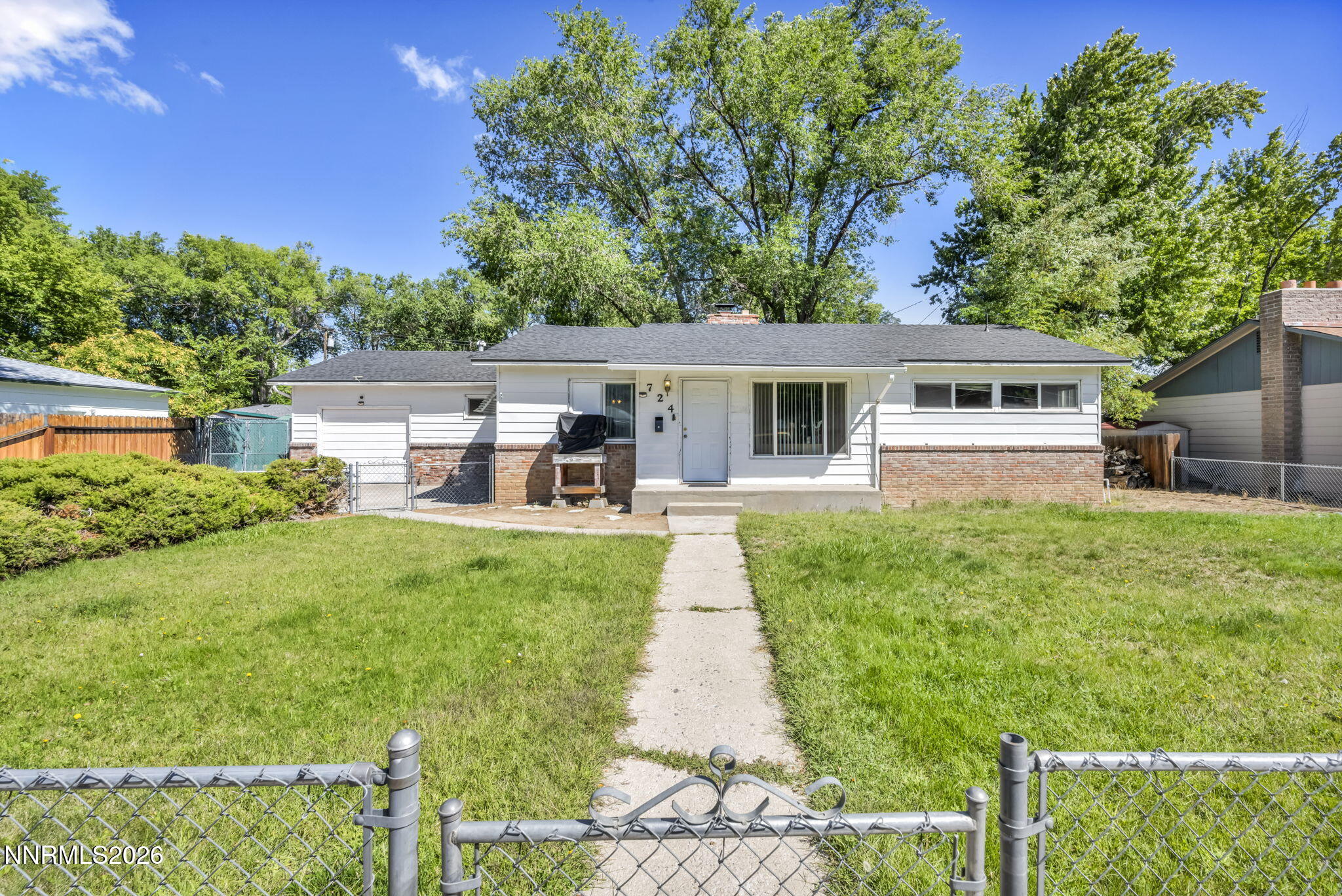 724 W 5th Street Property Photo 1