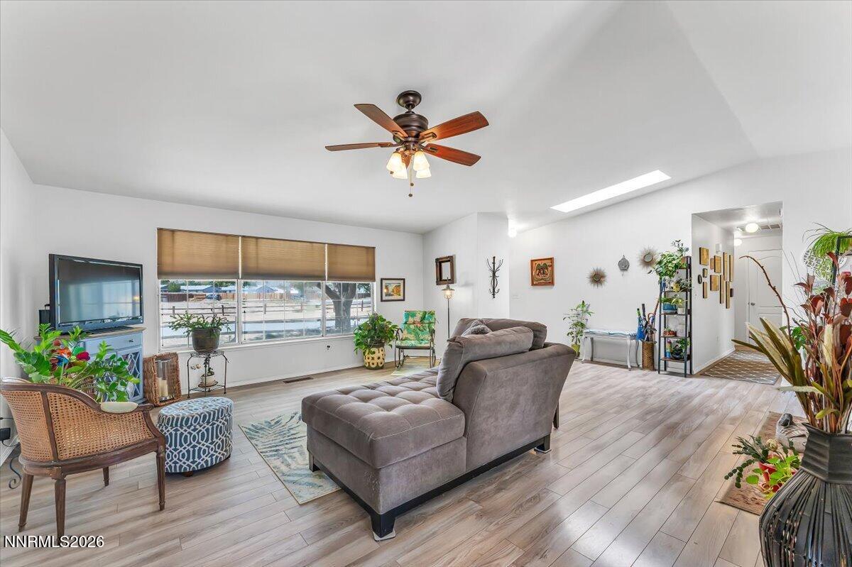 100 Ring Road Property Photo 4