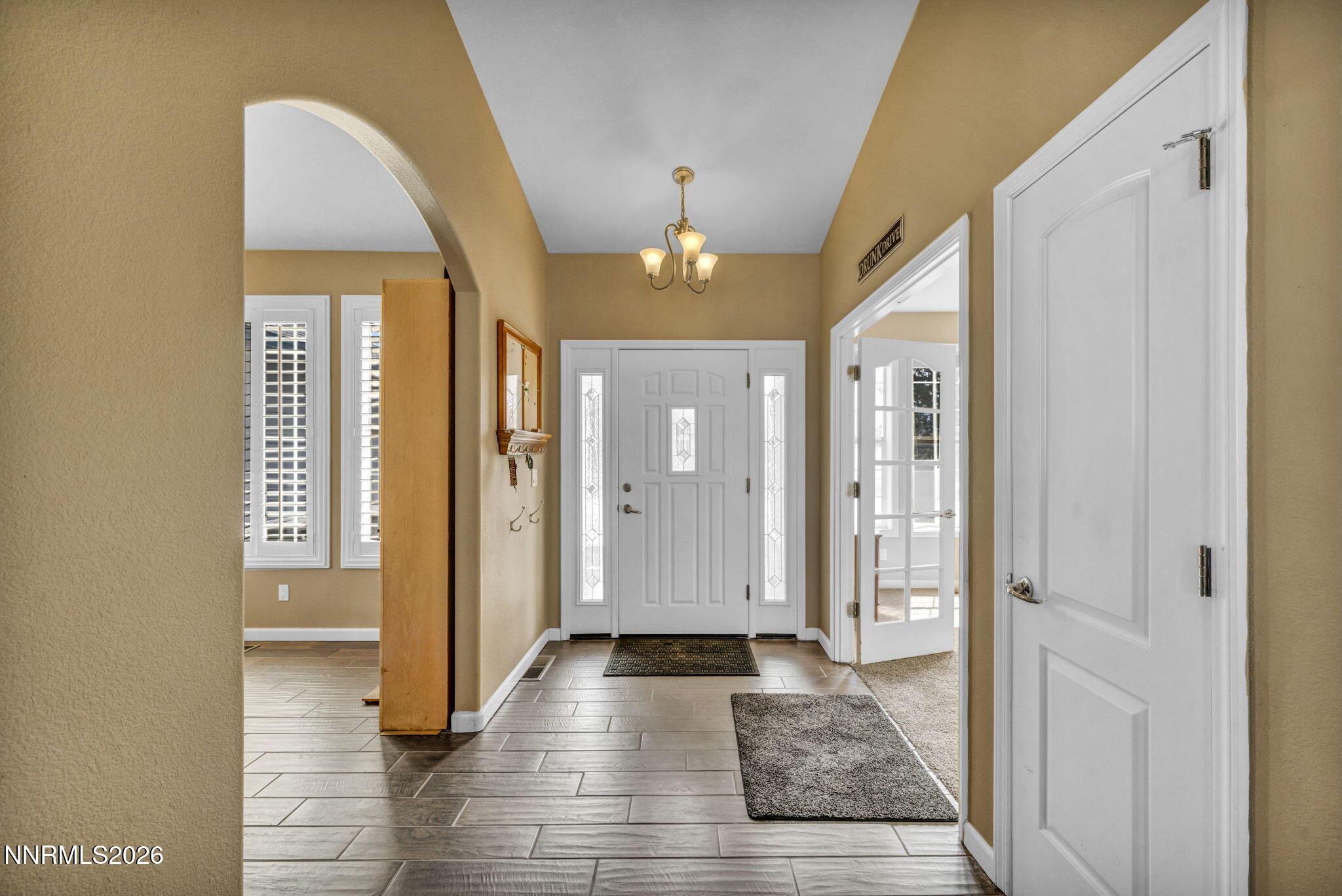 1140 Country Club Drive Property Photo 4