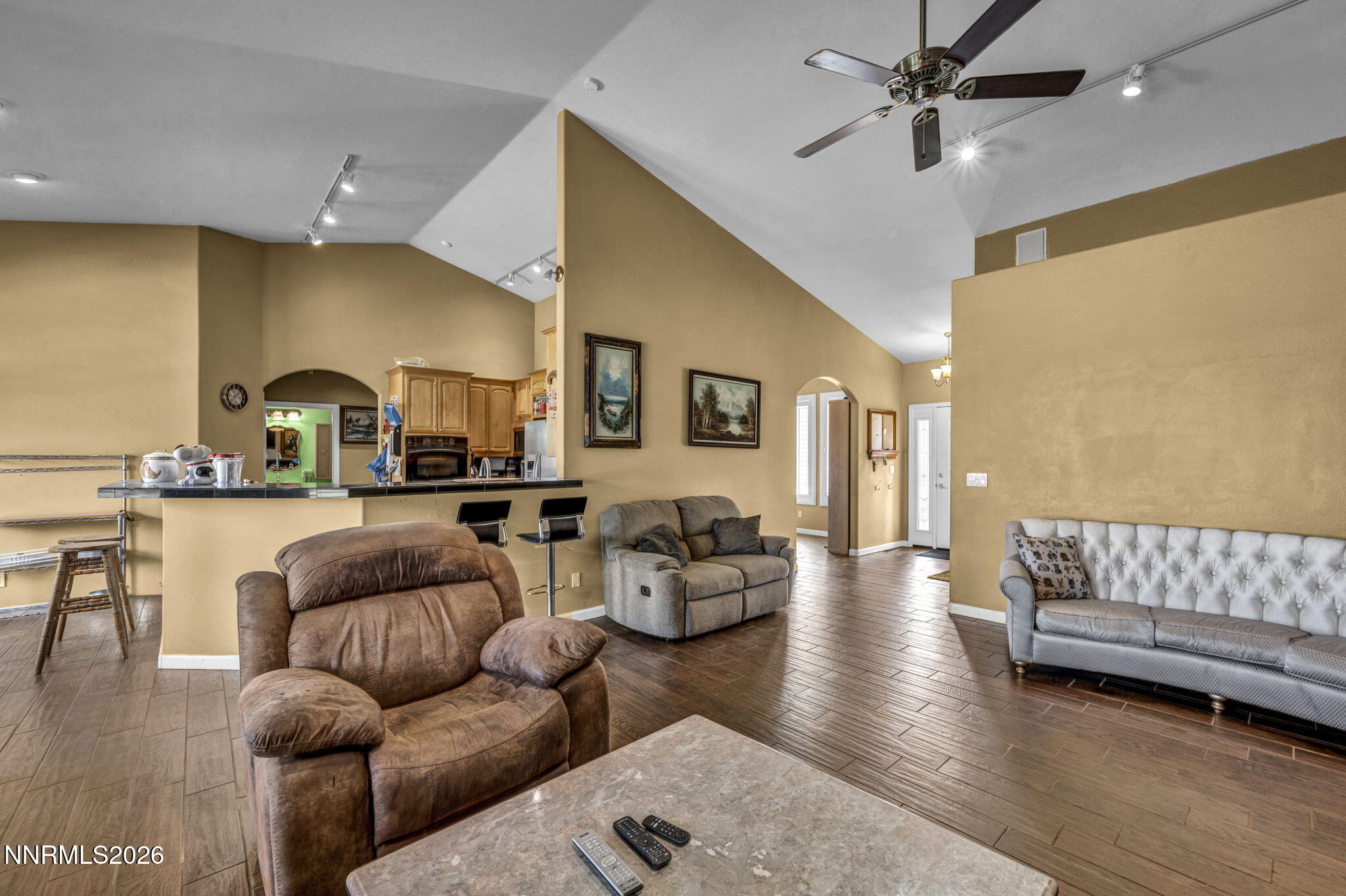 1140 Country Club Drive Property Photo 6