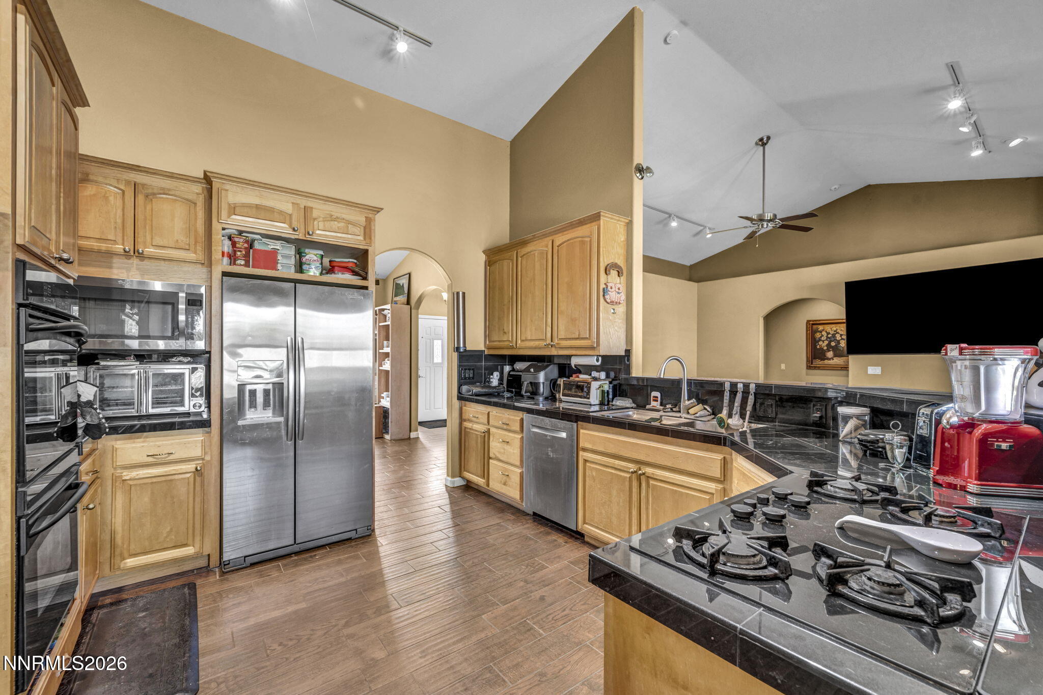 1140 Country Club Drive Property Photo 16