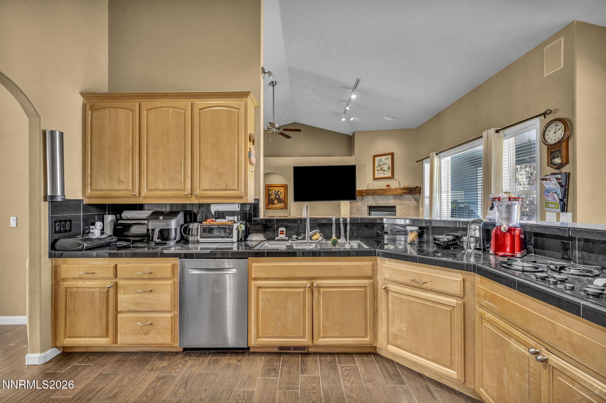 1140 Country Club Drive Property Photo 17