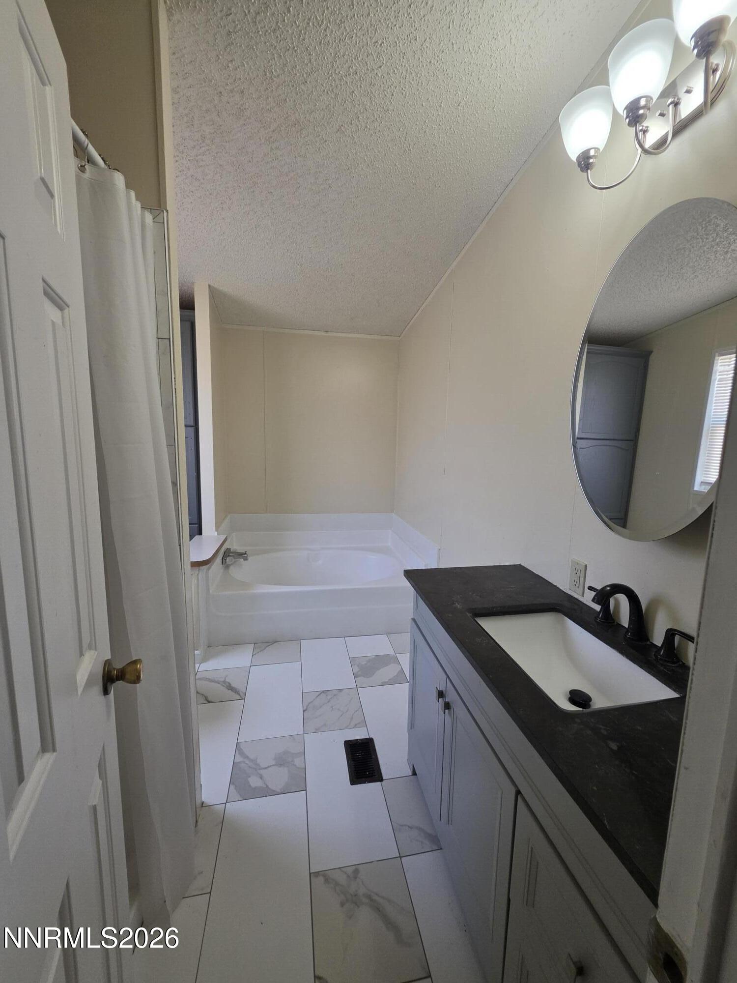 216 Garnet Circle Property Photo 10