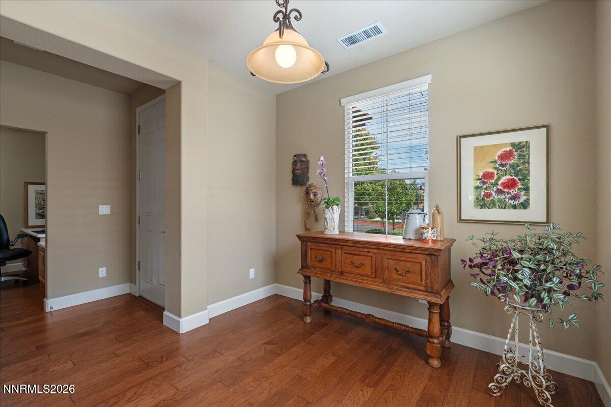 1375 W Del Webb Parkway Property Photo 4