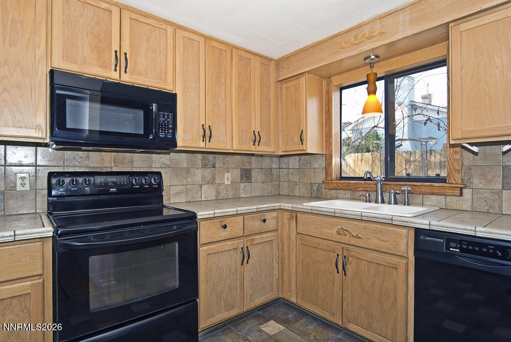 1417 Lander Street Property Photo 5