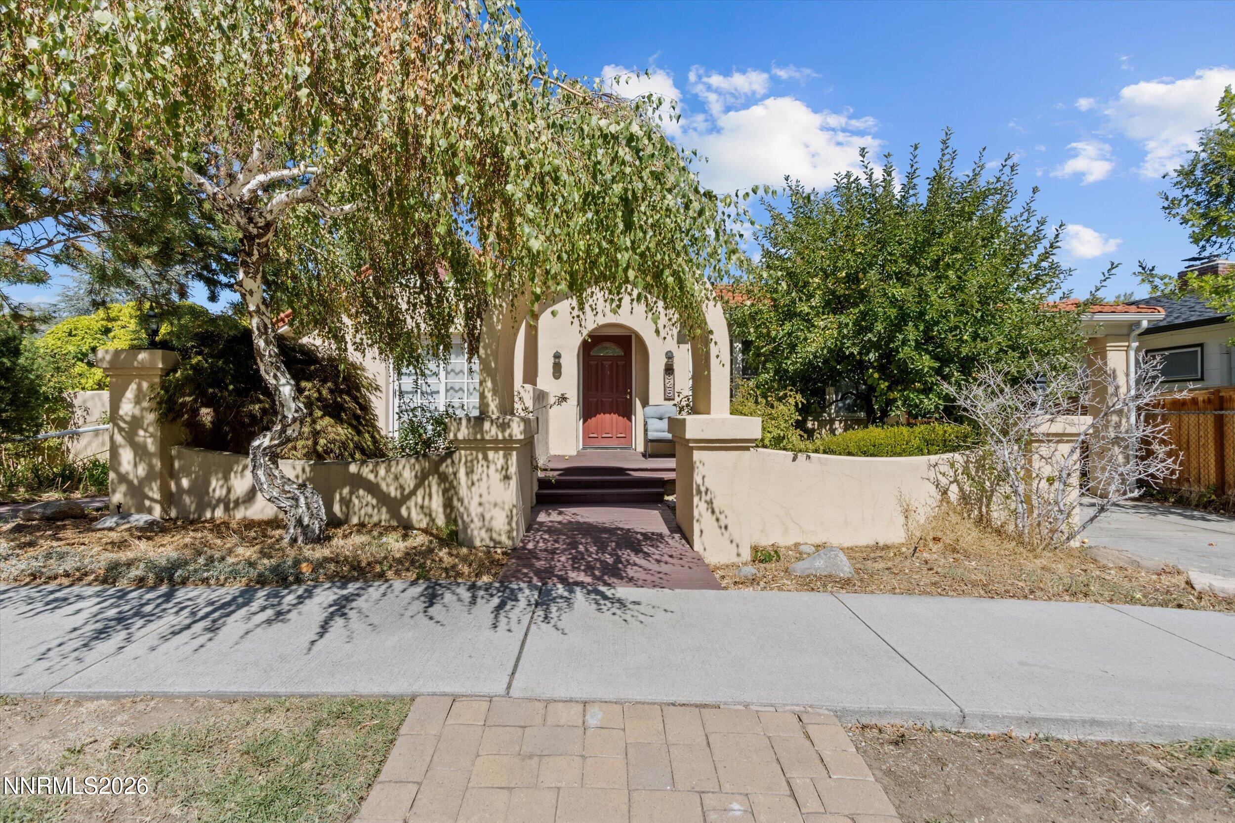 825 La Rue Avenue Property Photo 2
