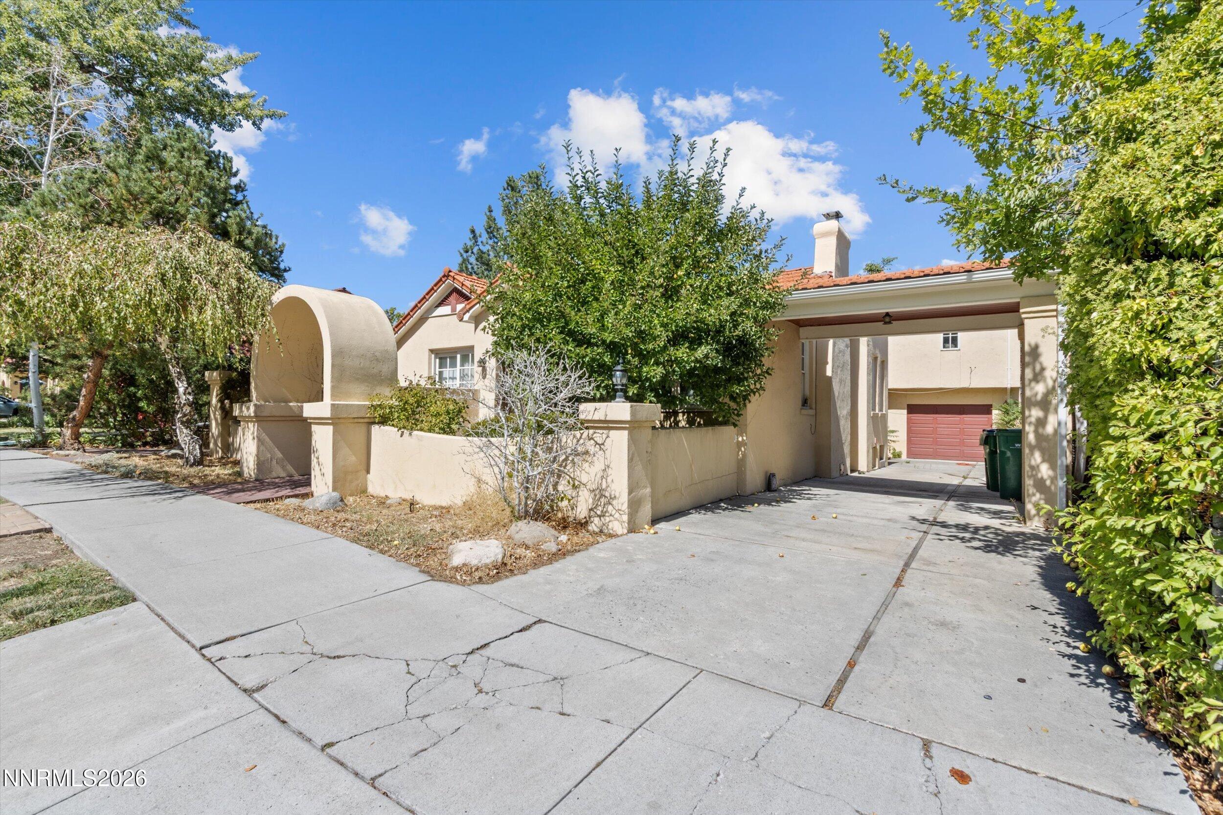 825 La Rue Avenue Property Photo 3