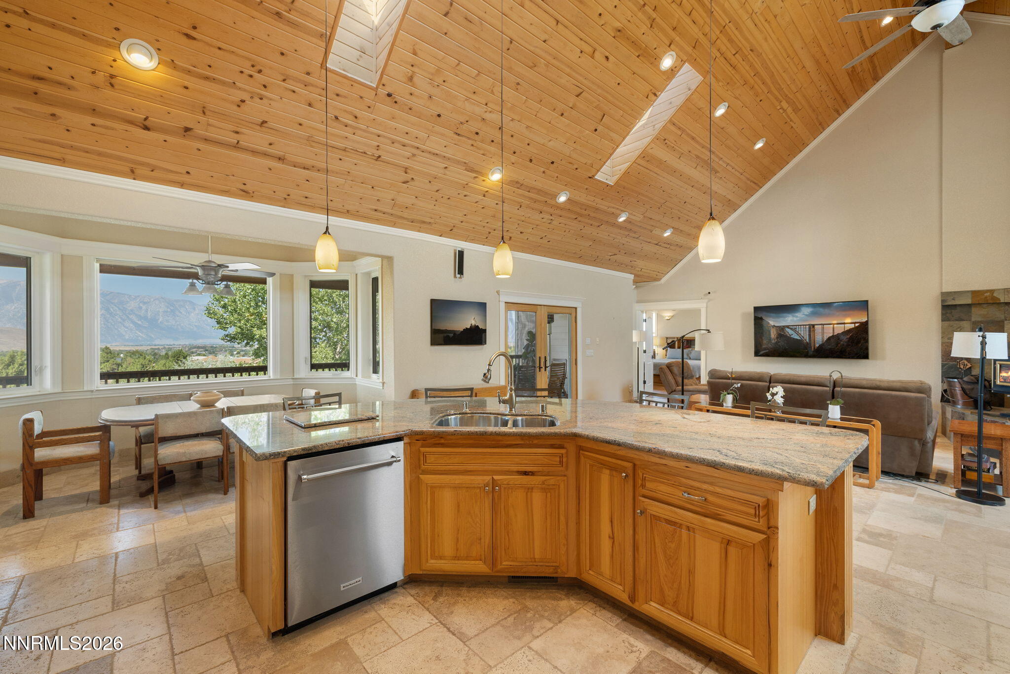 665 Rocking Horse Road Property Photo 7