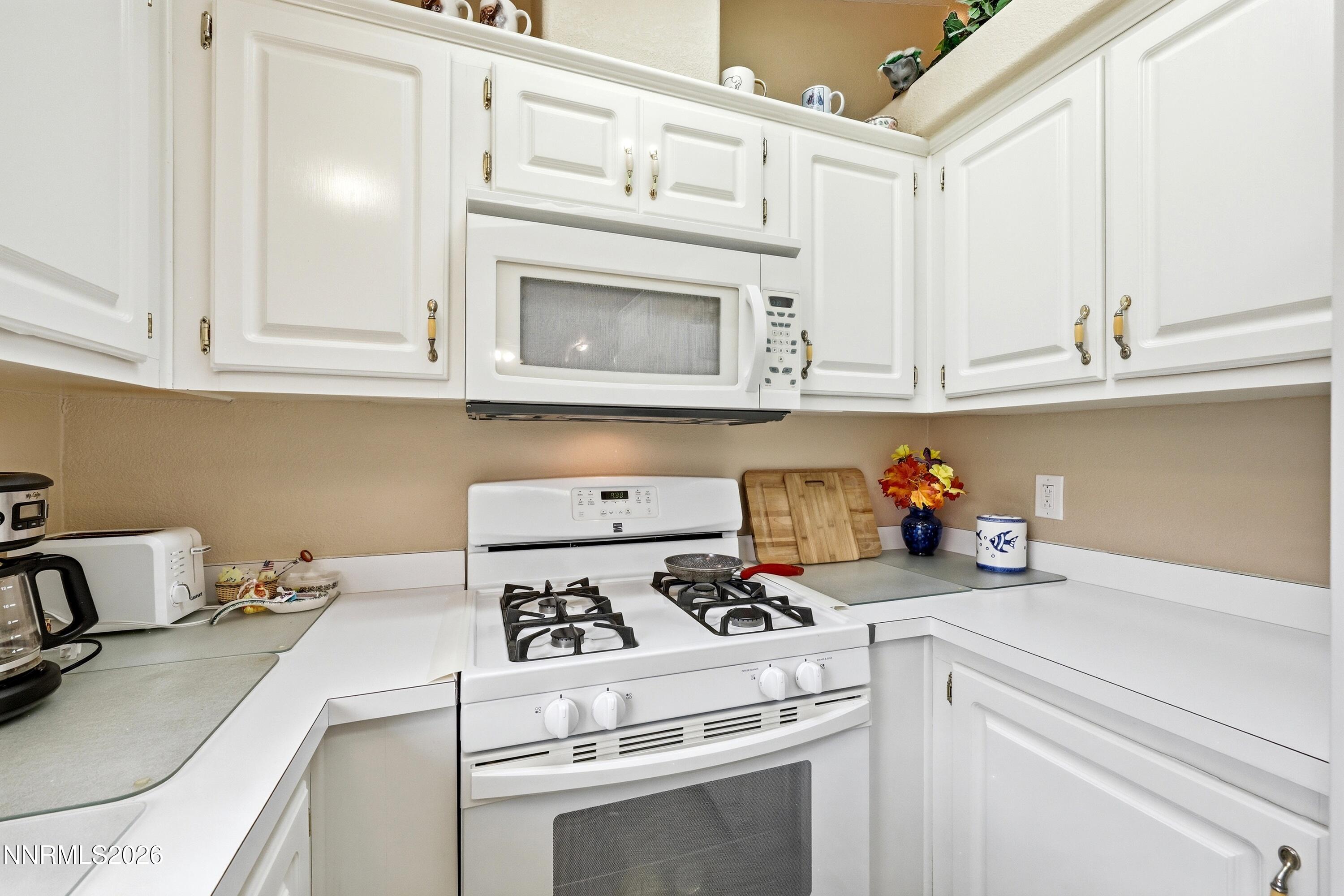 1092 Gambrel Drive Property Photo 17