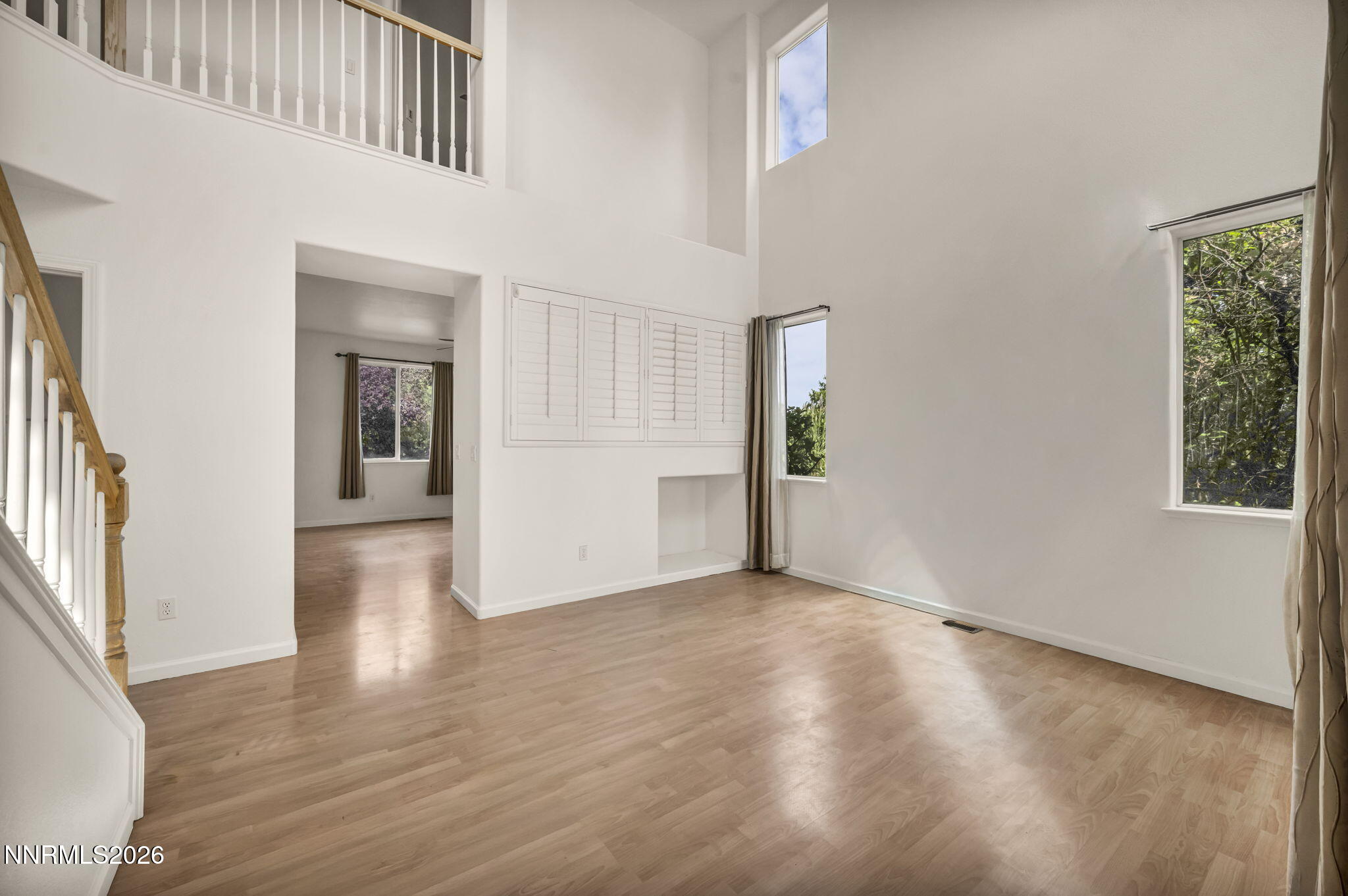 9825 Suncrest Drive Property Photo 8