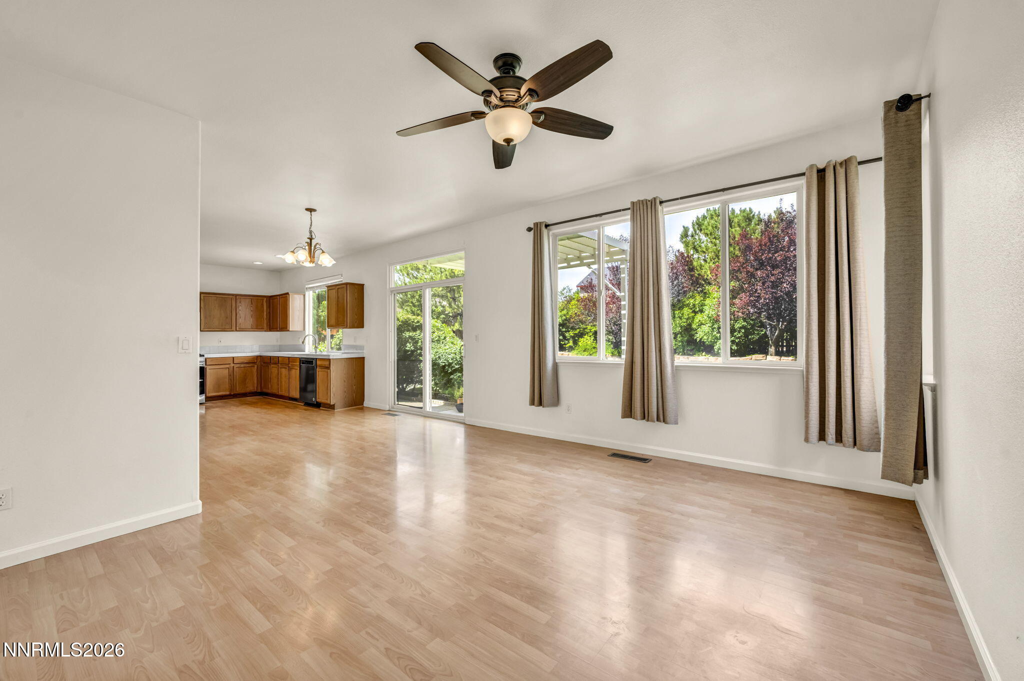 9825 Suncrest Drive Property Photo 12