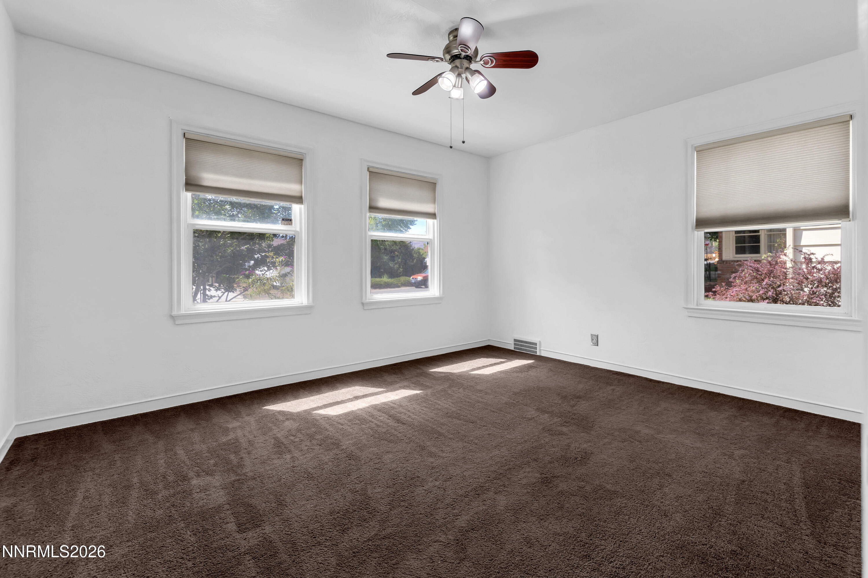 1075 University Terrace Property Photo 15