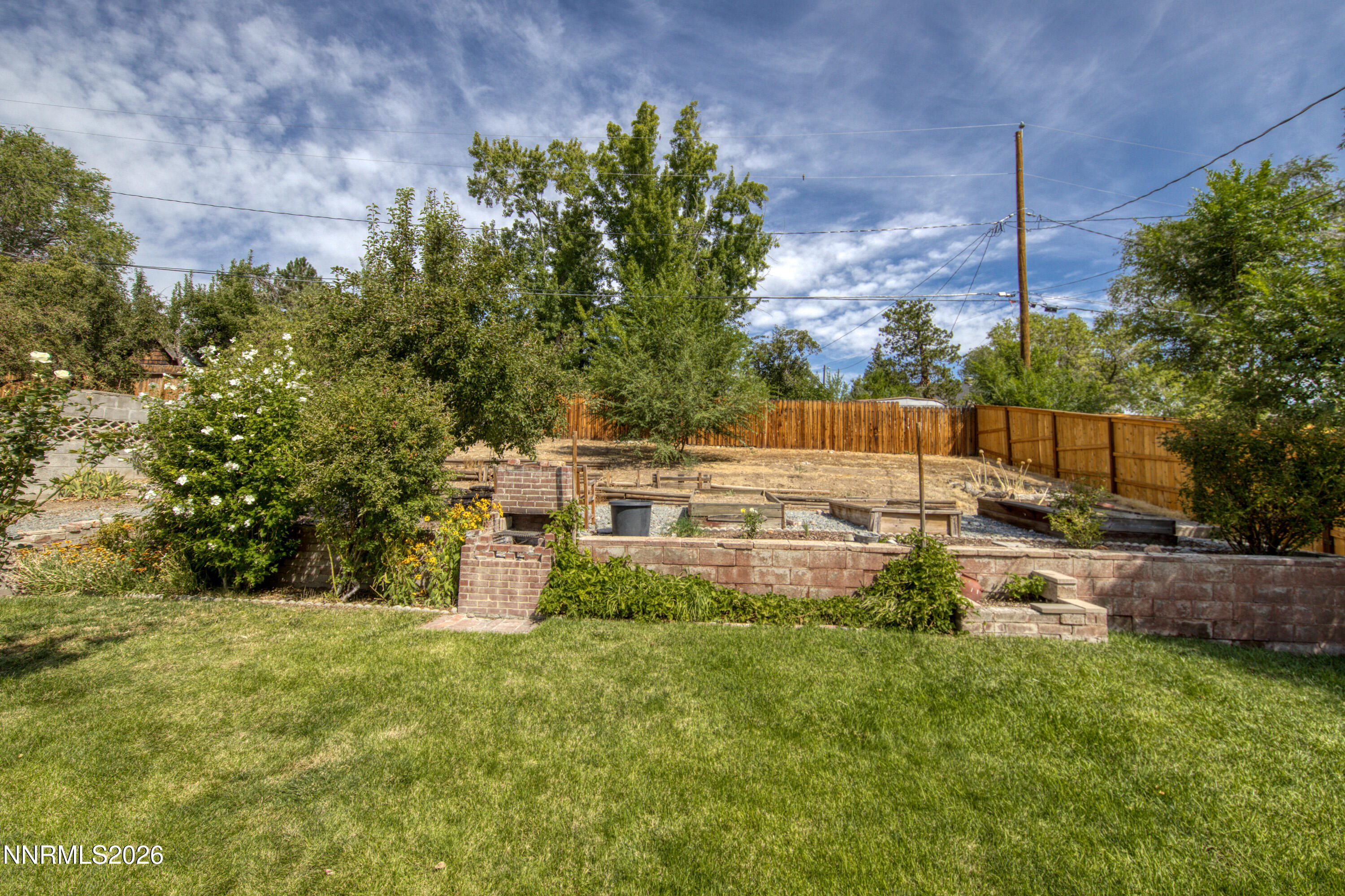 1075 University Terrace Property Photo 20