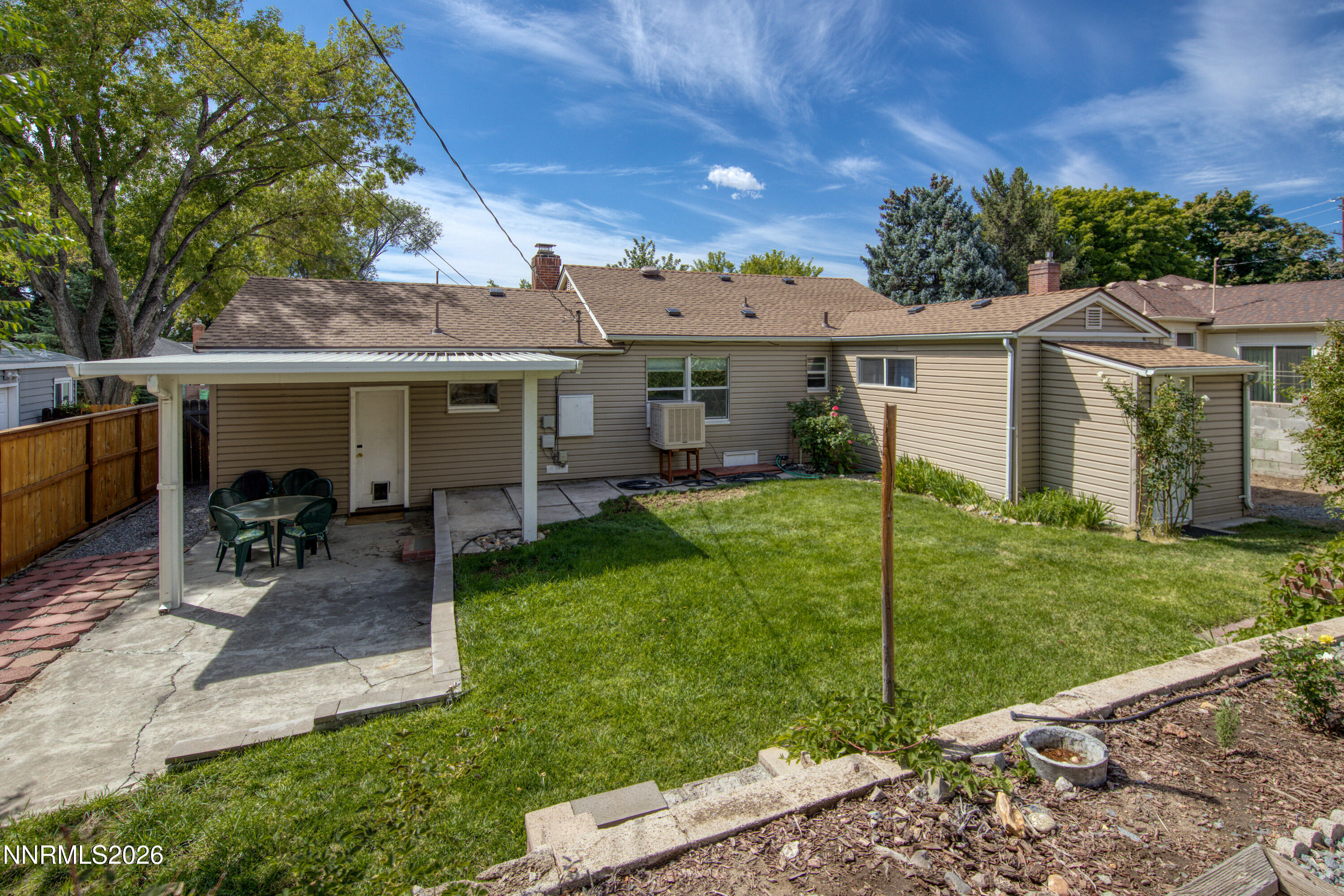 1075 University Terrace Property Photo 22