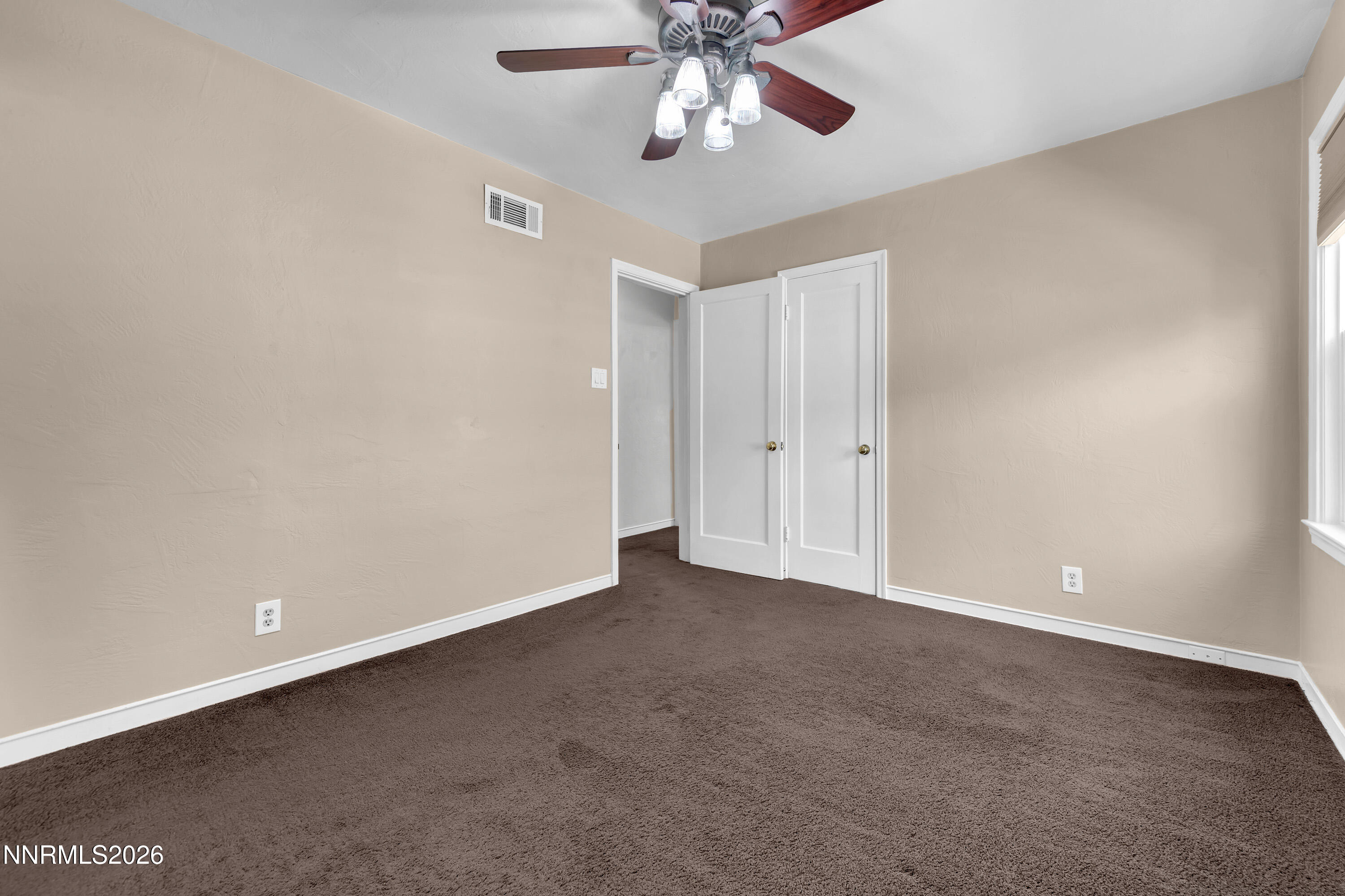 1075 University Terrace Property Photo 31