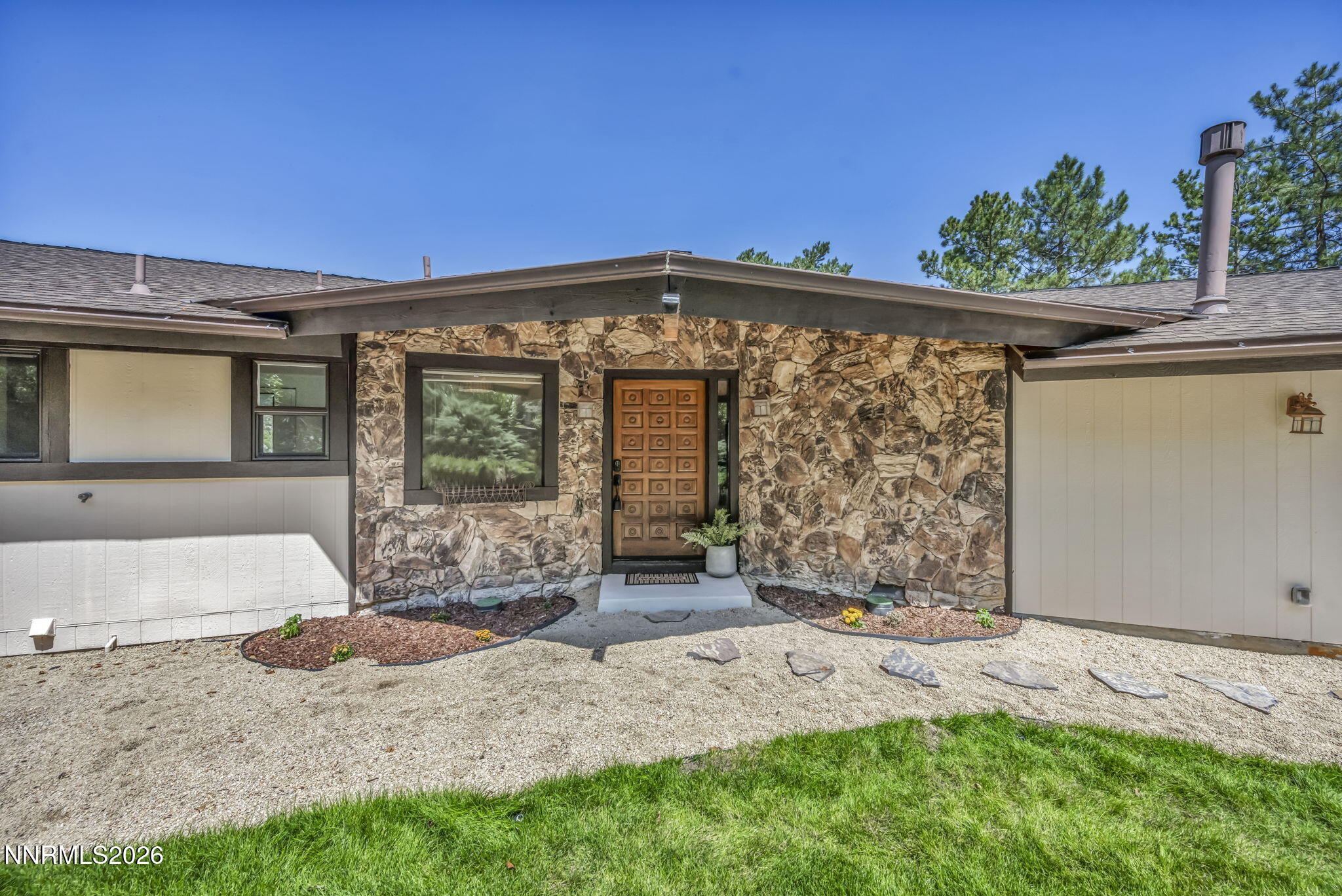 2045 Driscoll Drive Property Photo 3