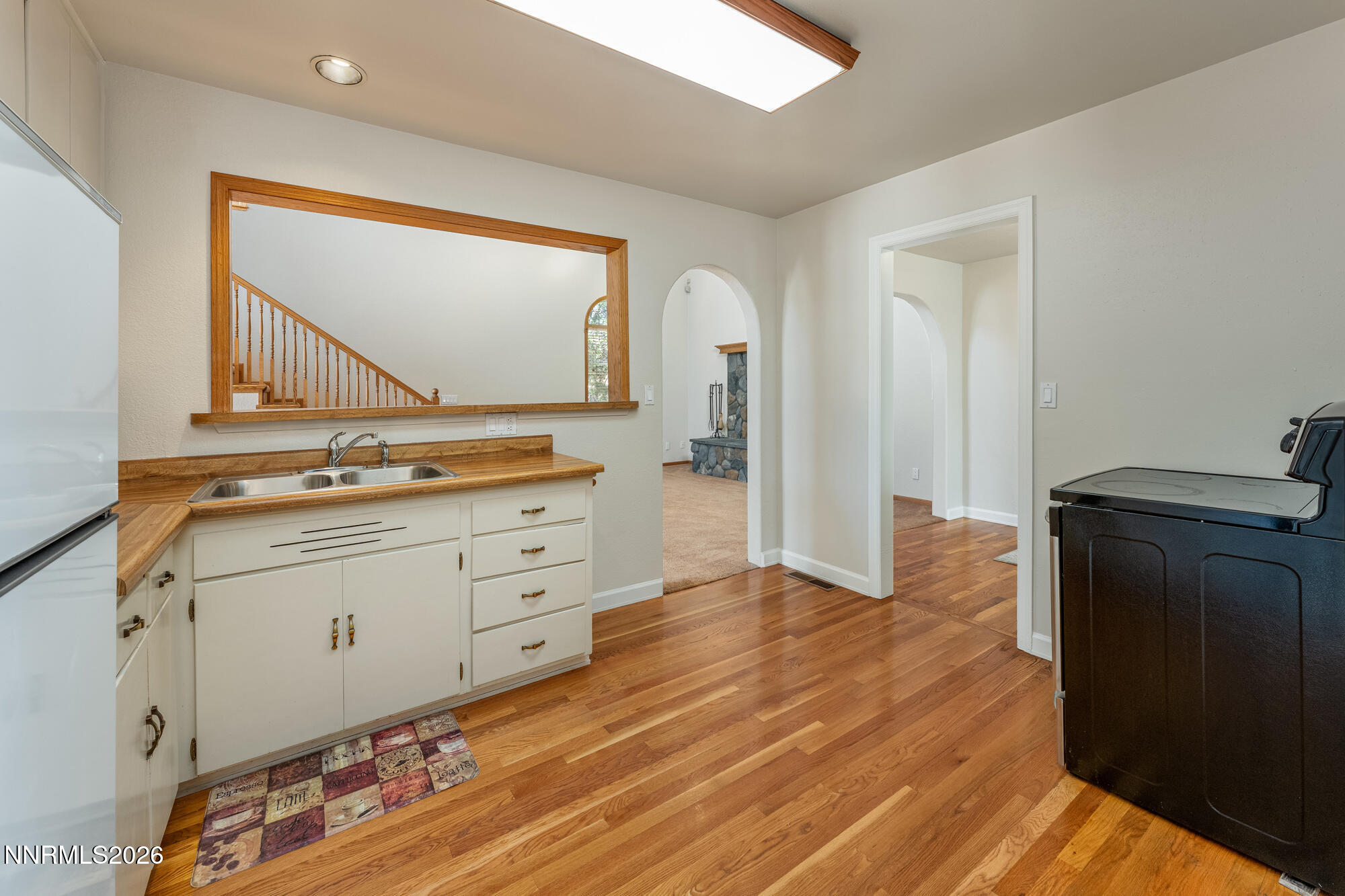160 South Avenue Property Photo 11