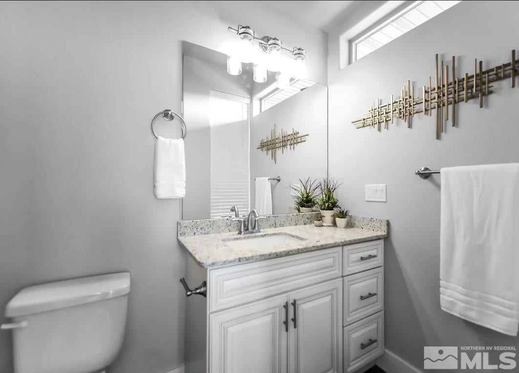 710 Bluffs Court Property Photo 6