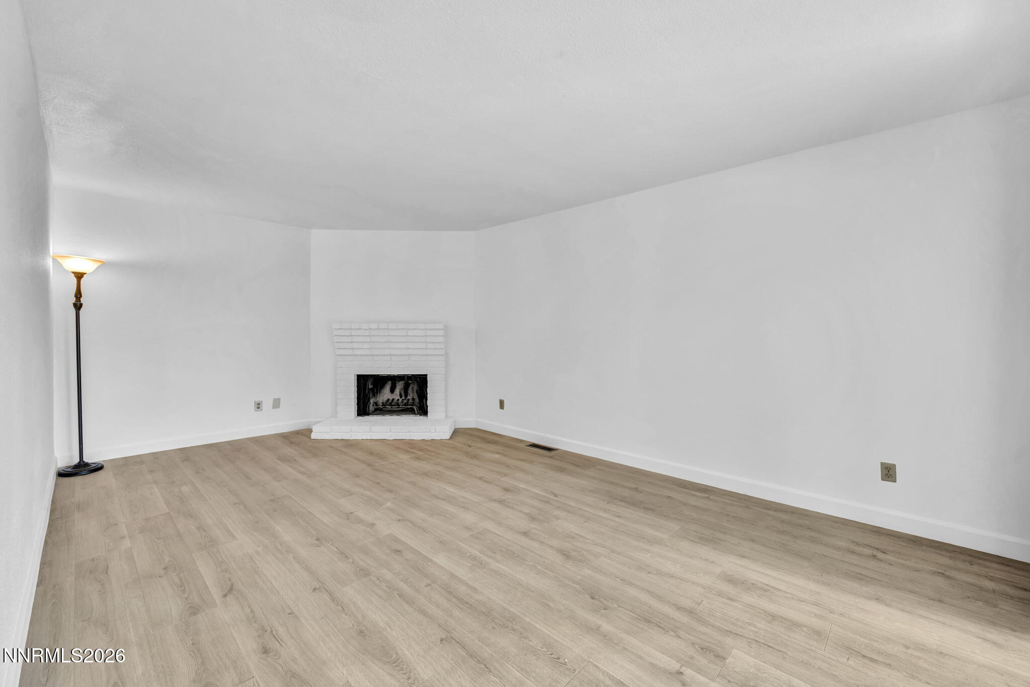 3575 Balboa Drive Property Photo 6