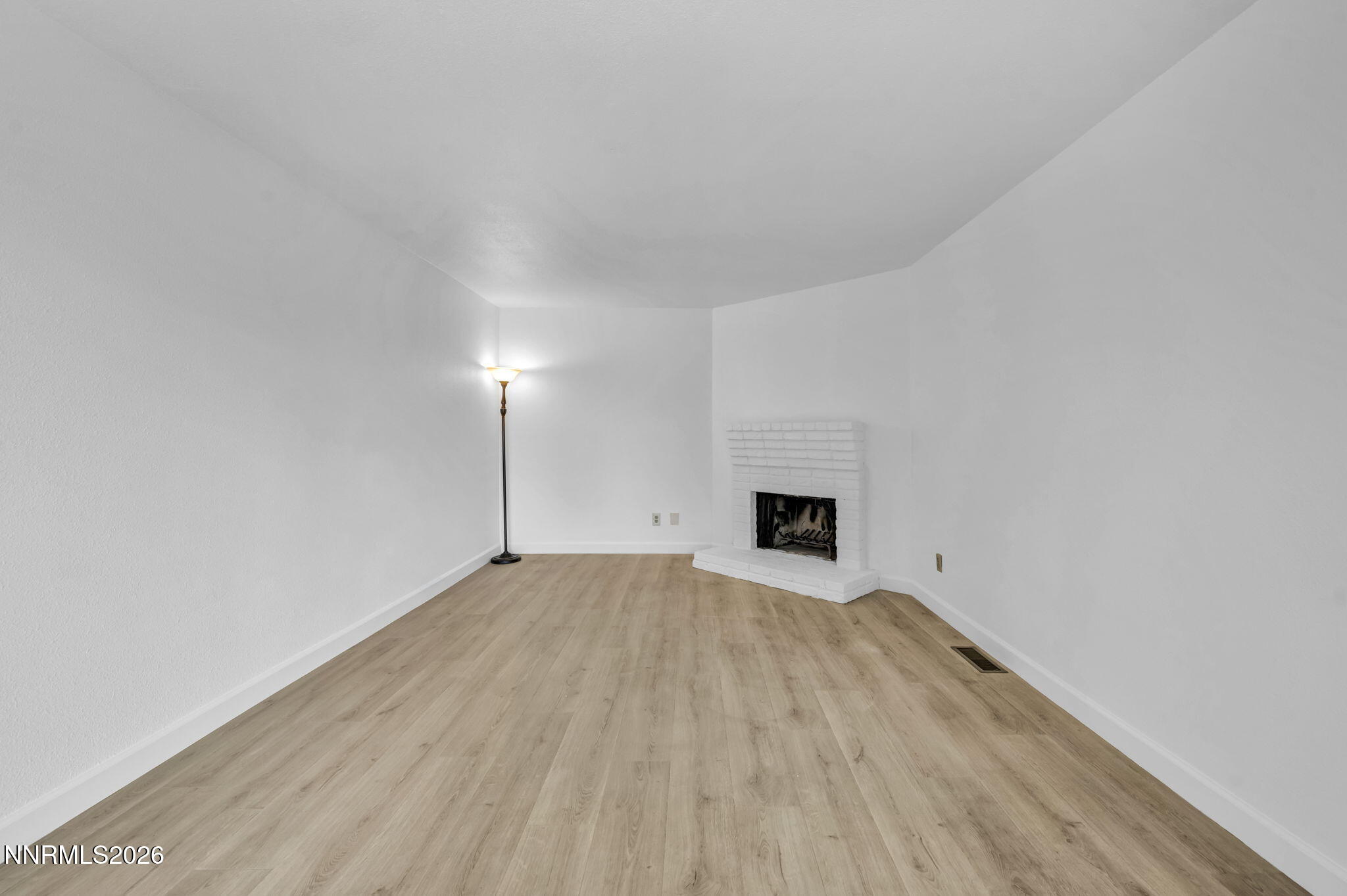 3575 Balboa Drive Property Photo 9