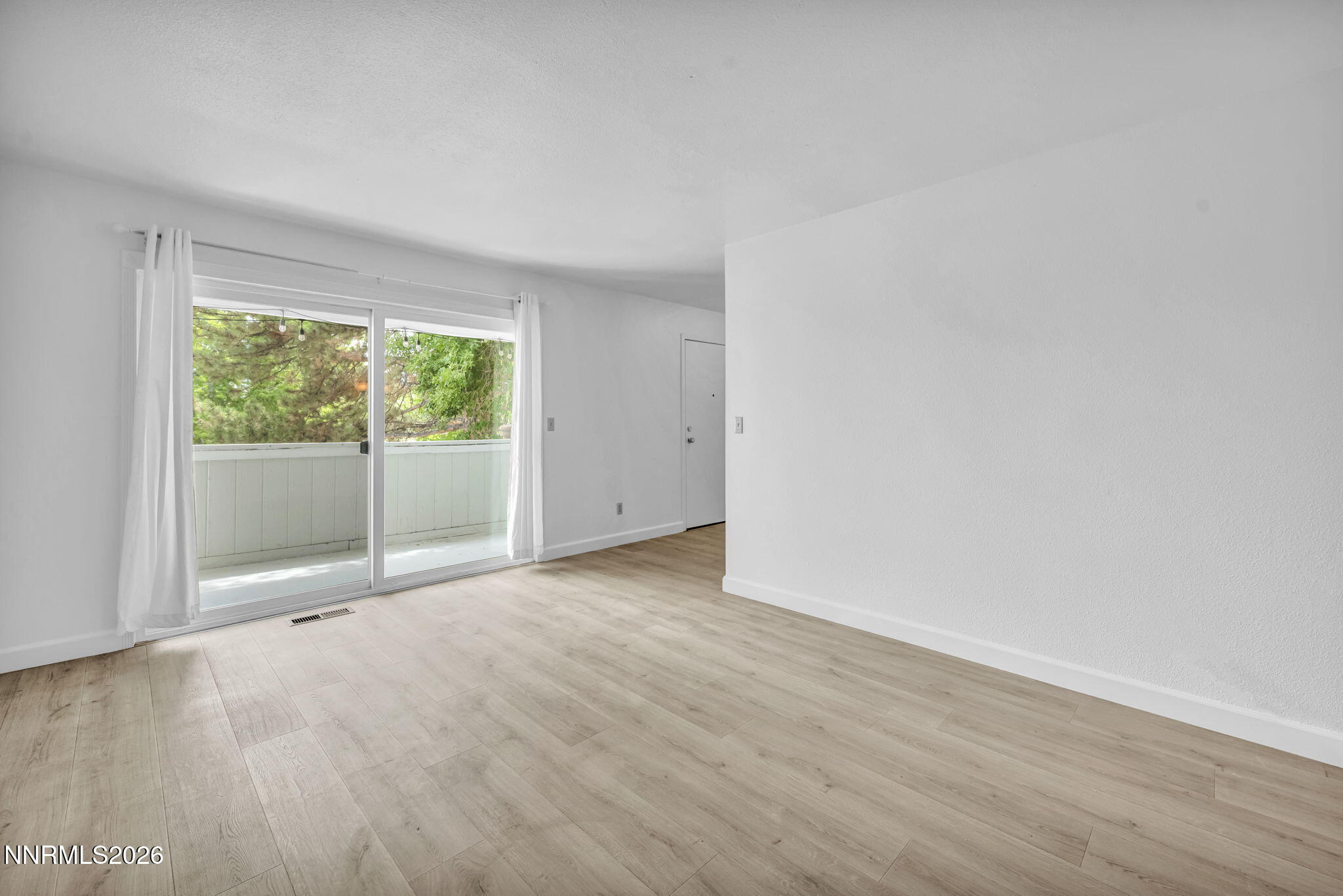 3575 Balboa Drive Property Photo 10
