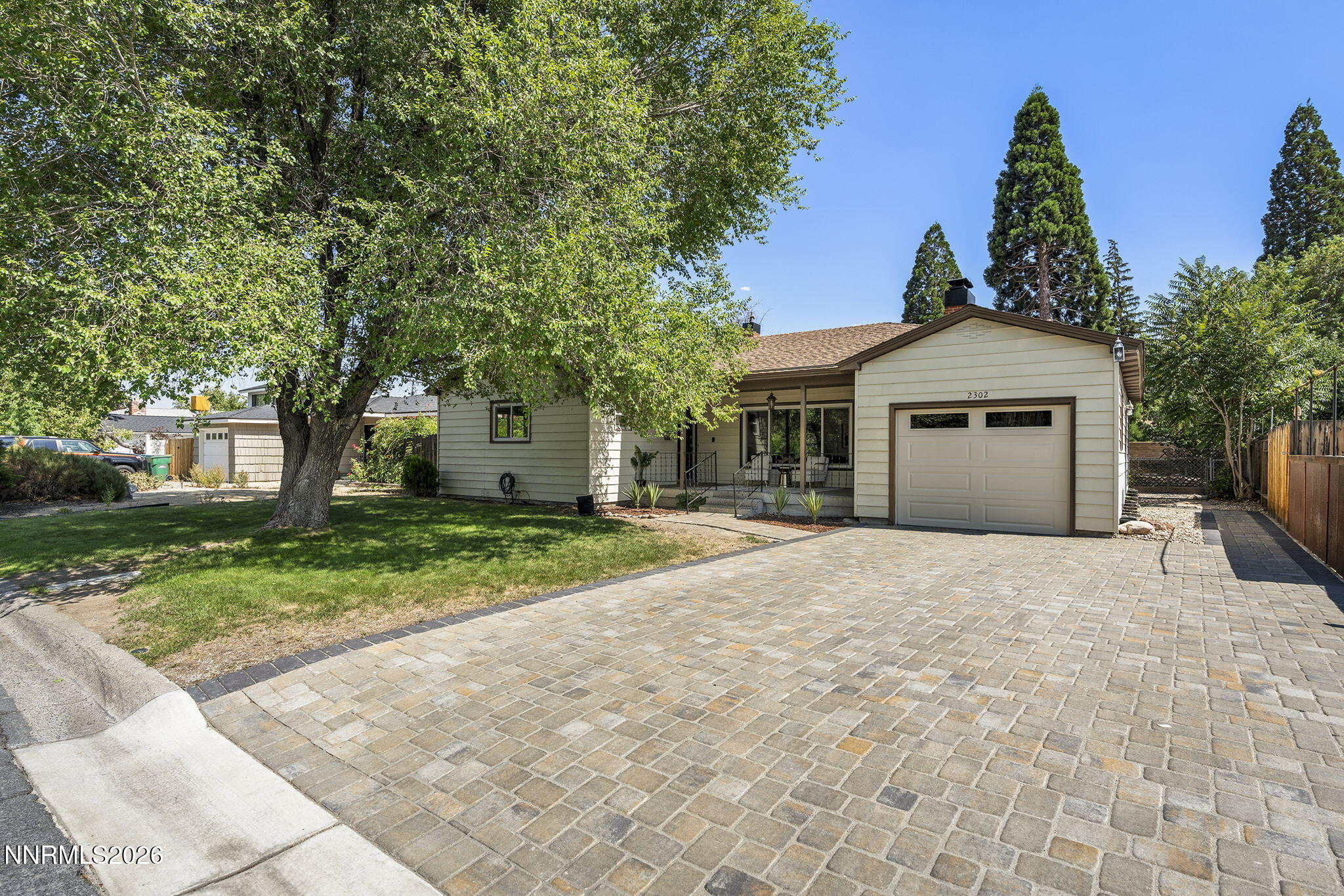 2302 Idlewild Drive Property Photo 1