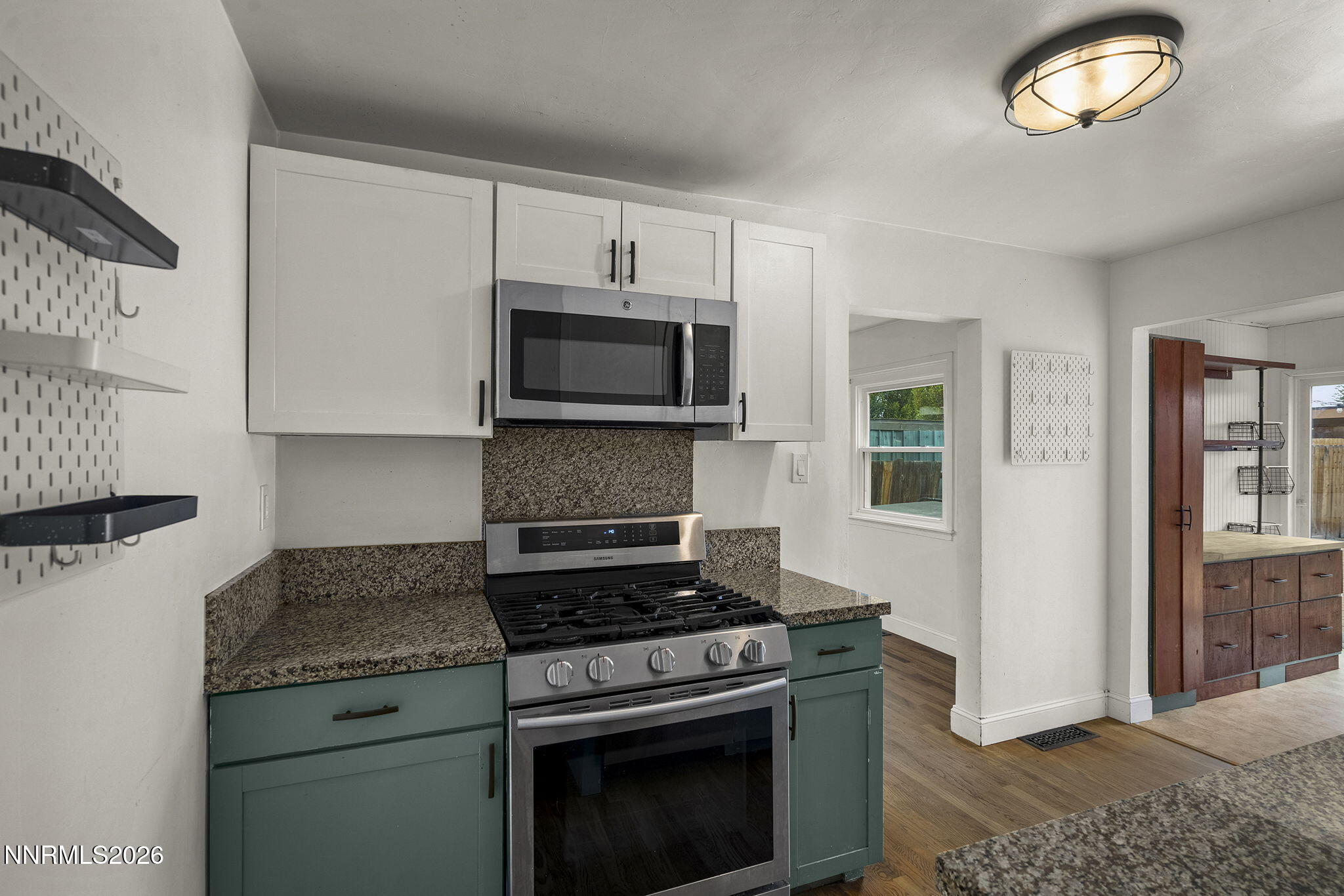 1520 Oliver Avenue Property Photo 11