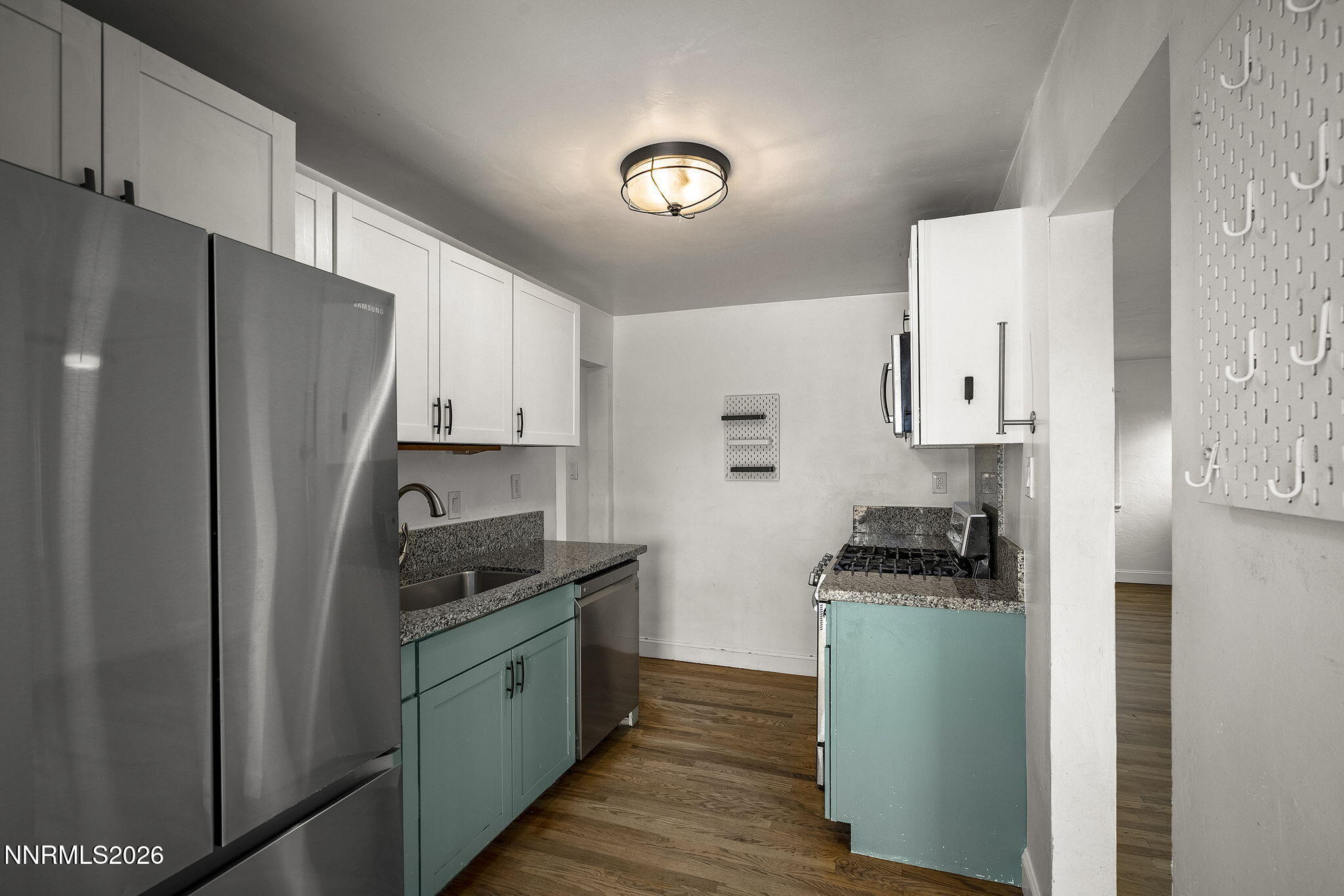 1520 Oliver Avenue Property Photo 12