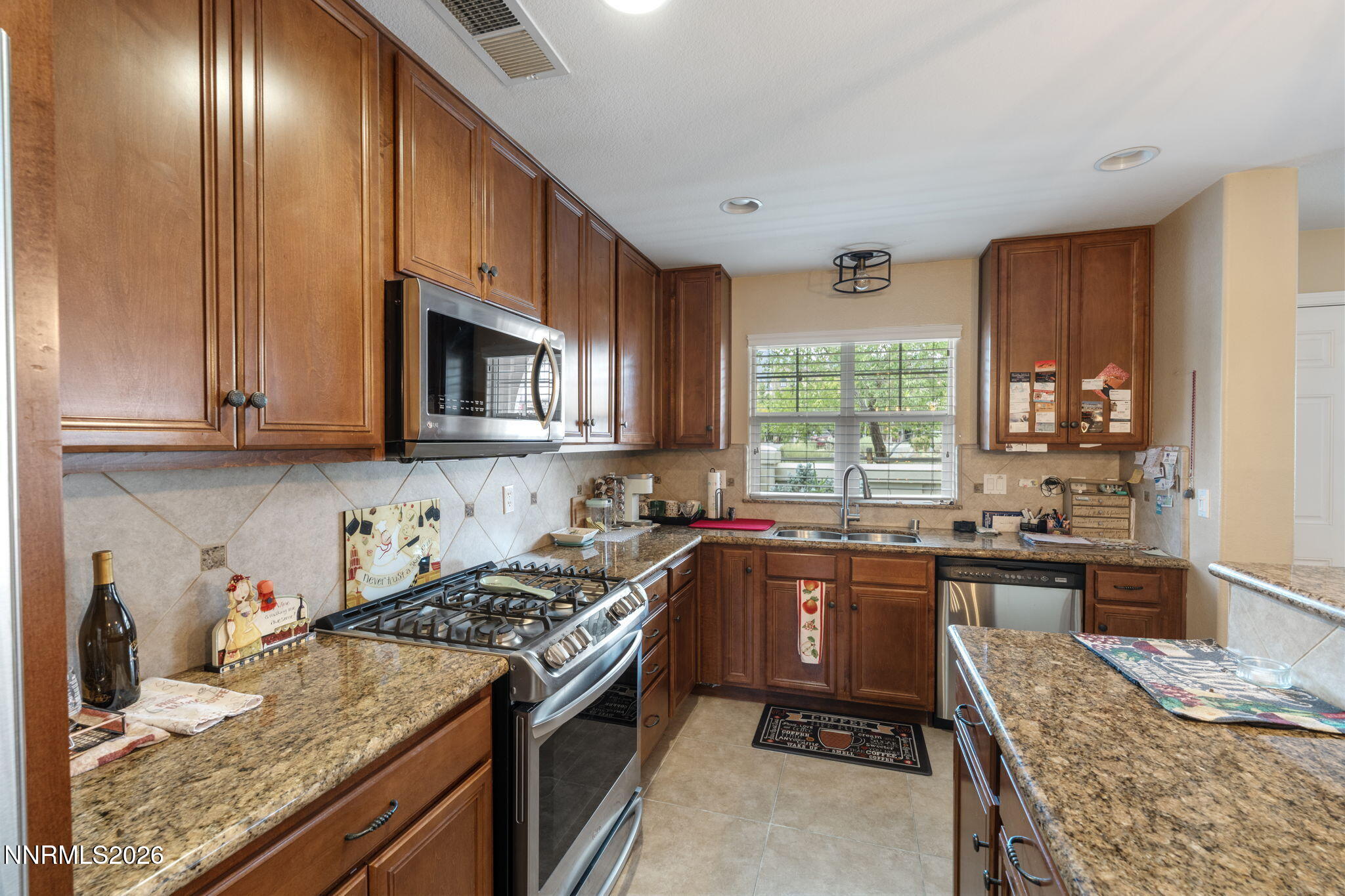 7695 Pebblestone Way Property Photo 12