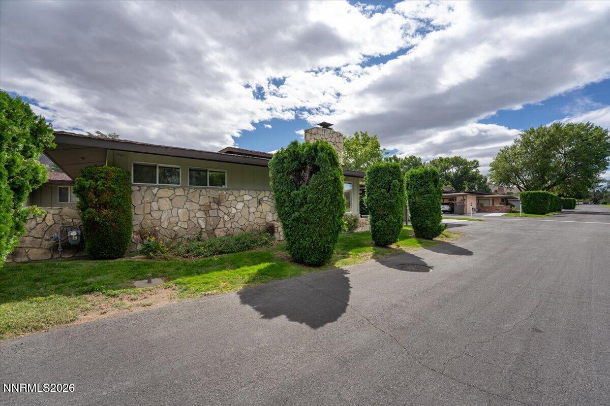 3453 E Hidden Valley Drive Property Photo 3