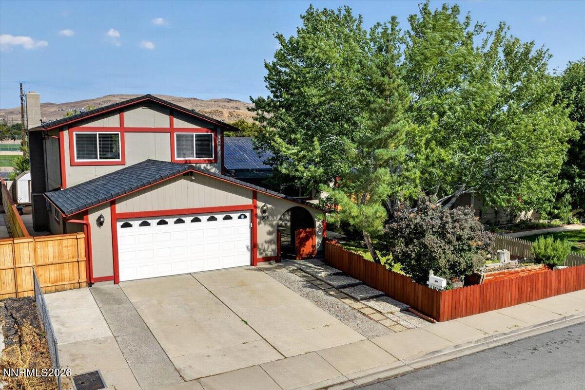 1903 Pinewood Drive Property Photo 2