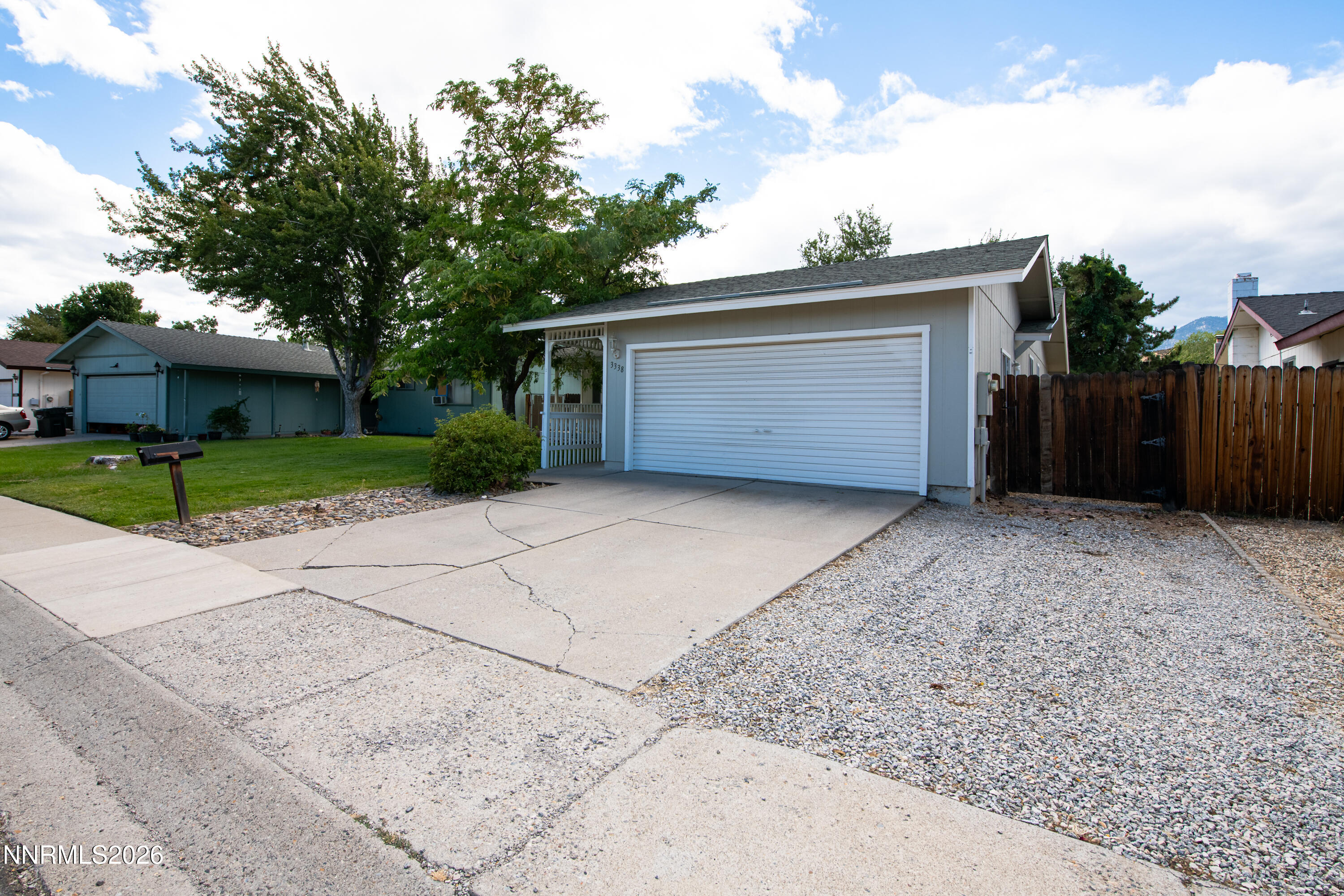 3338 Somerset Way Property Photo 3