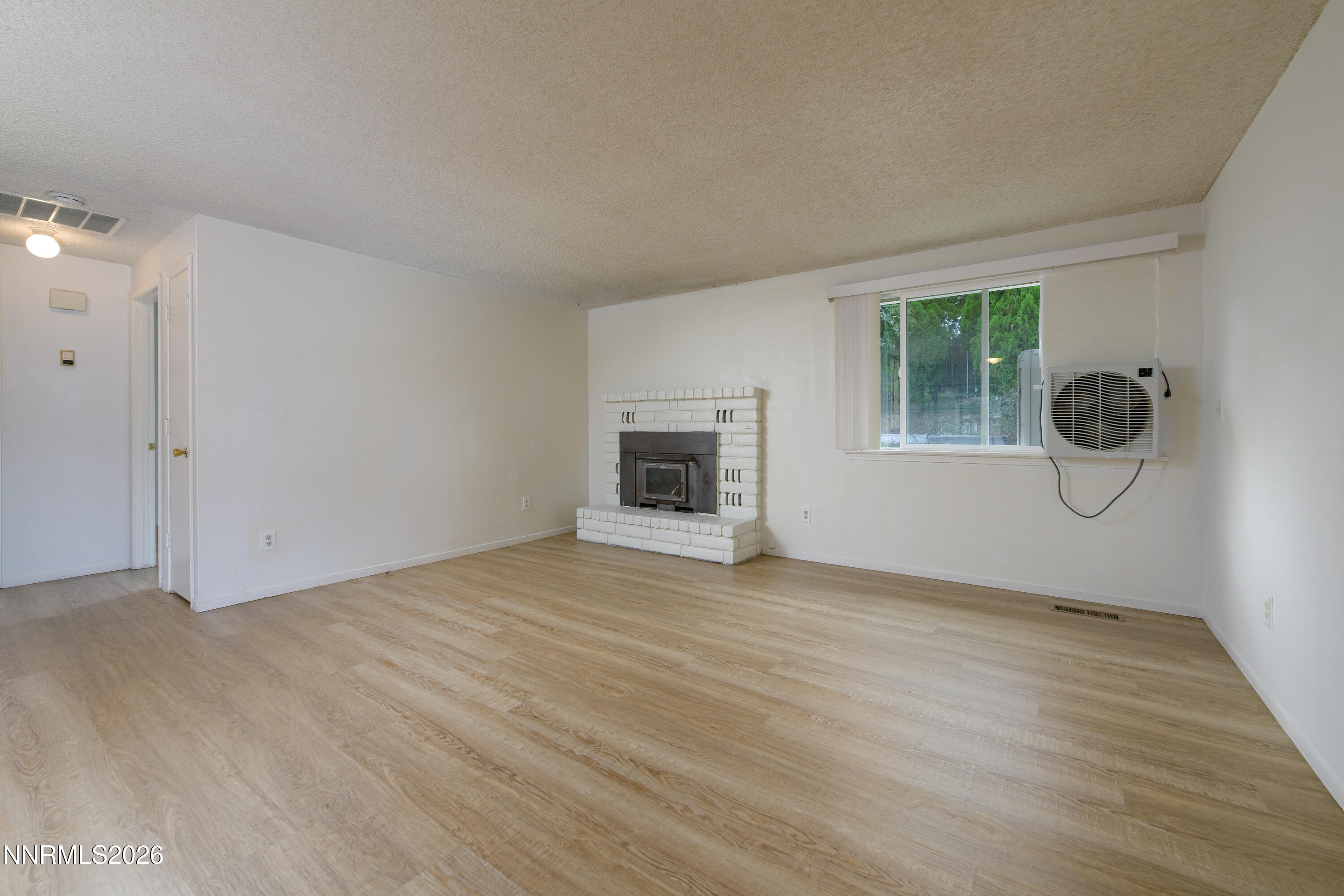 3338 Somerset Way Property Photo 7