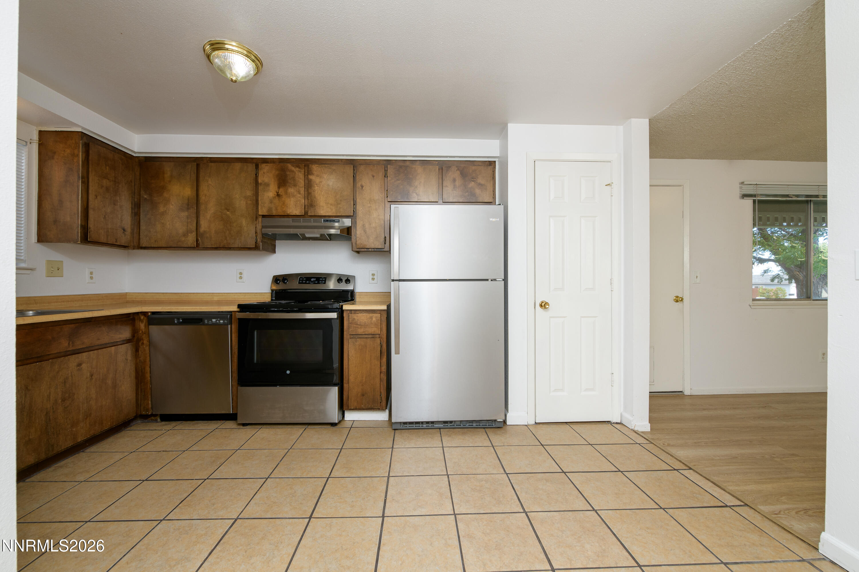3338 Somerset Way Property Photo 11