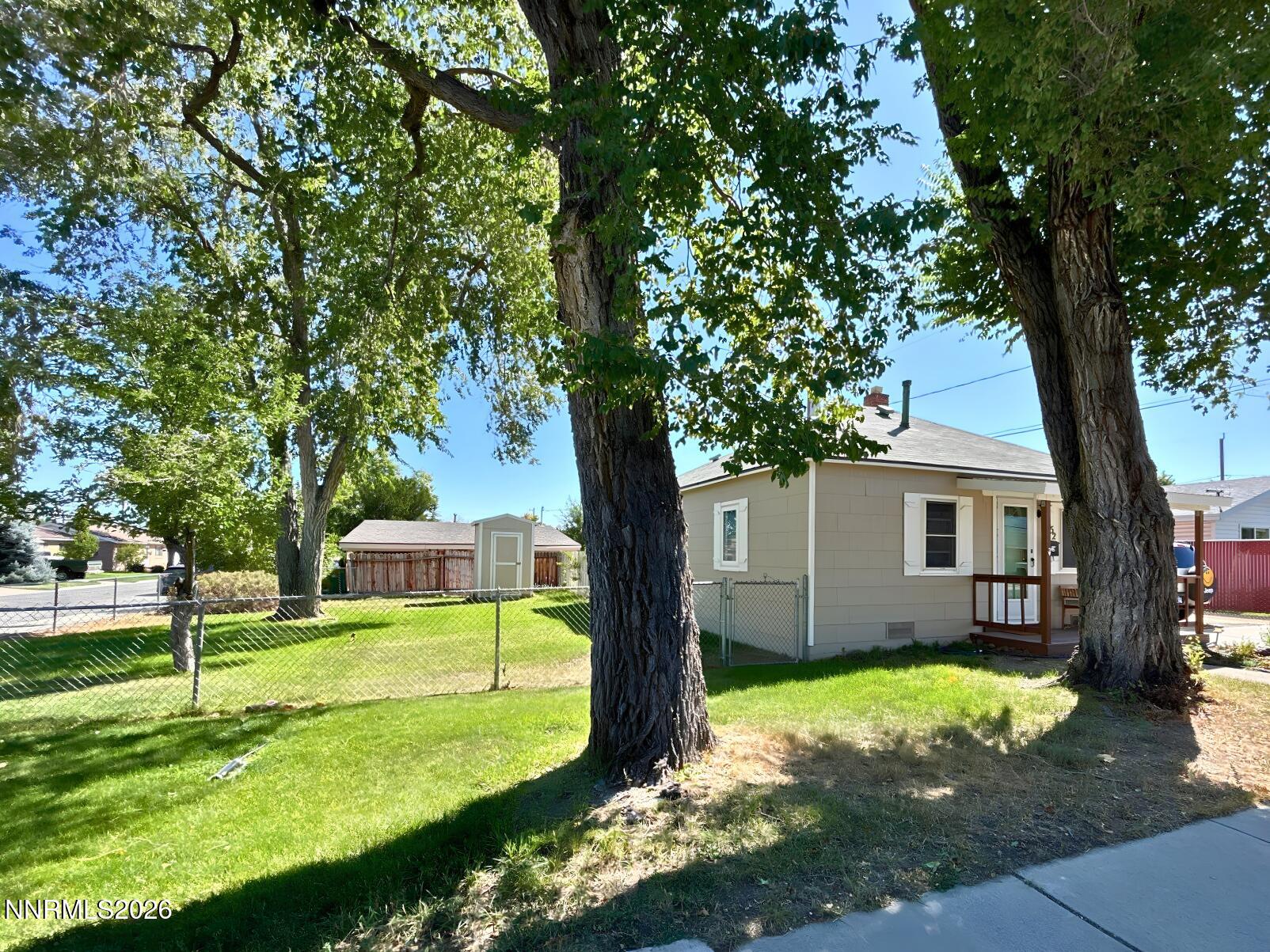 1052 20th Street Property Photo 3