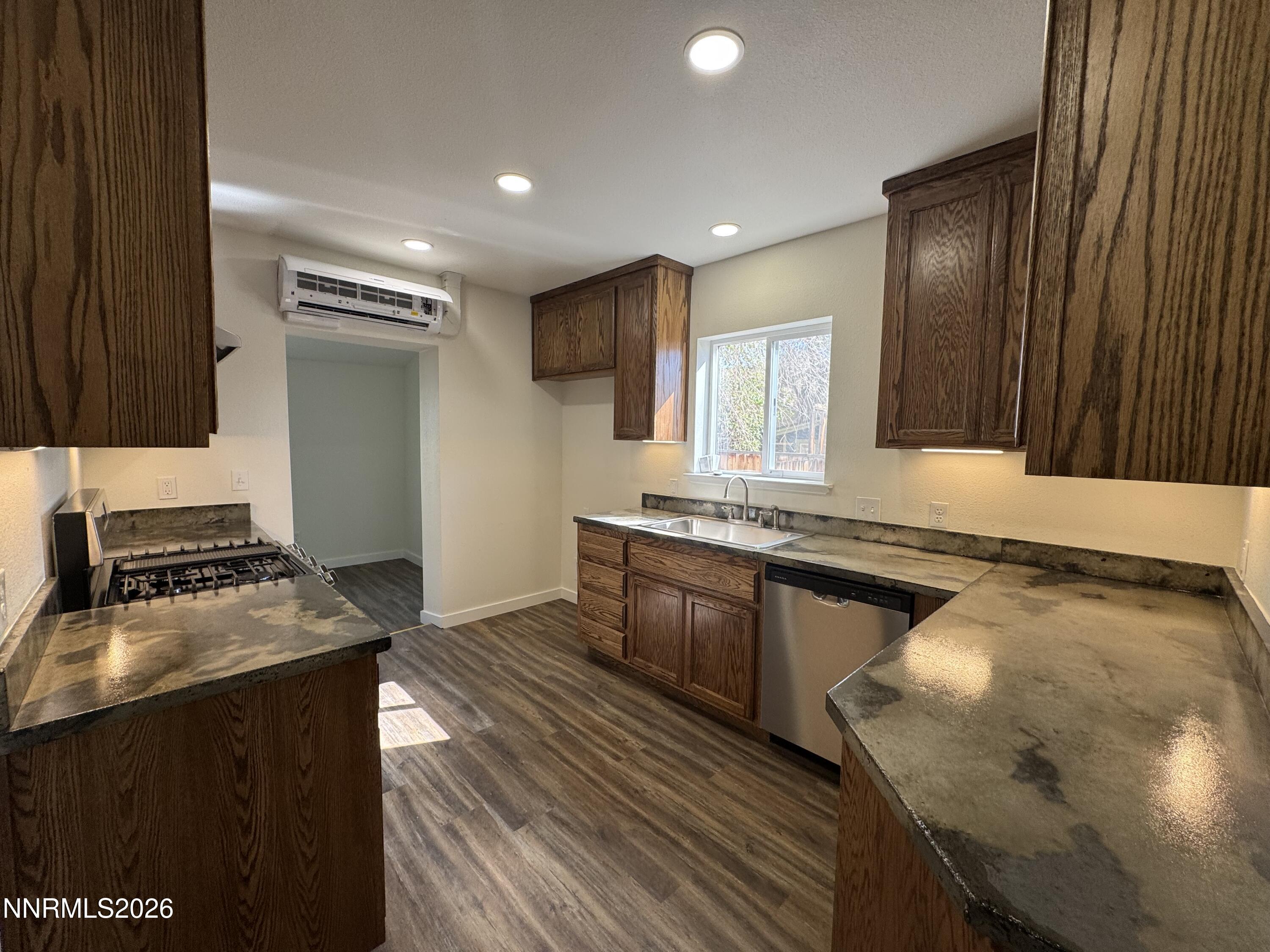 361 E Stillwater Avenue Property Photo 12