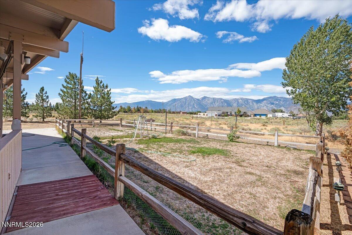 1780 Amber Way Property Photo 4