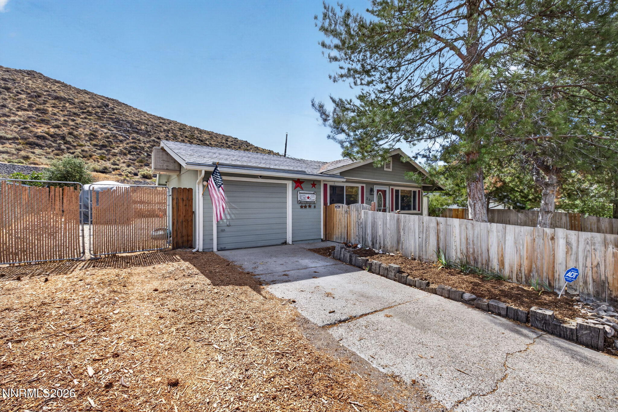 225 Palace Drive Property Photo 2