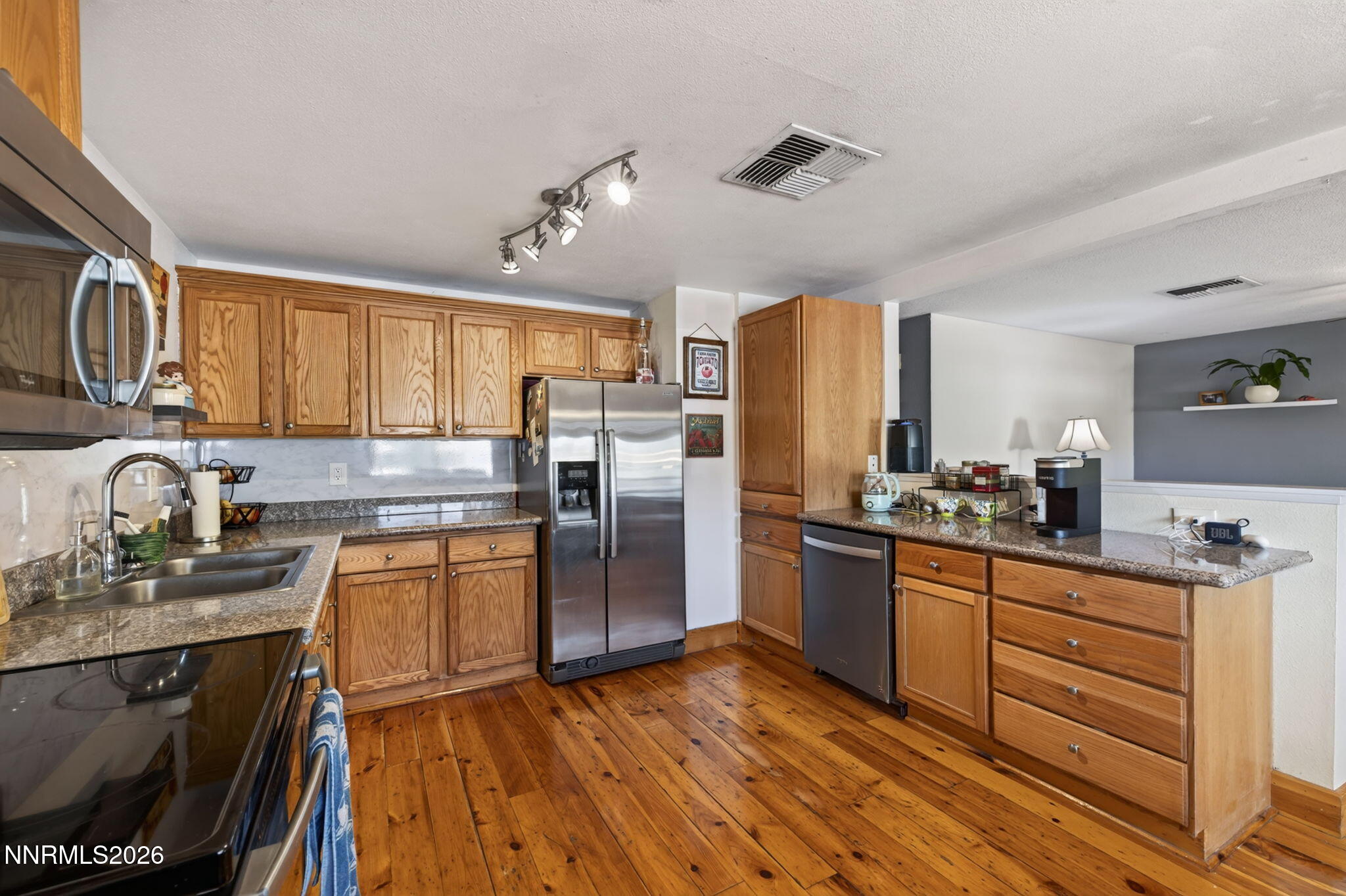 225 Palace Drive Property Photo 3