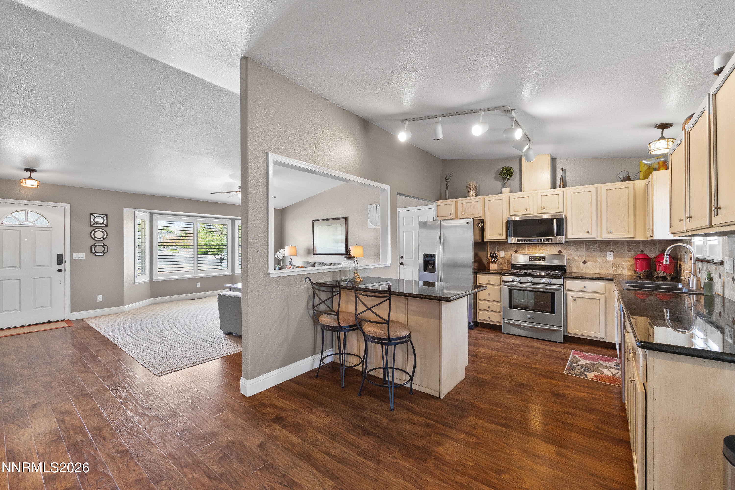 920 Mercedes Drive Property Photo 10