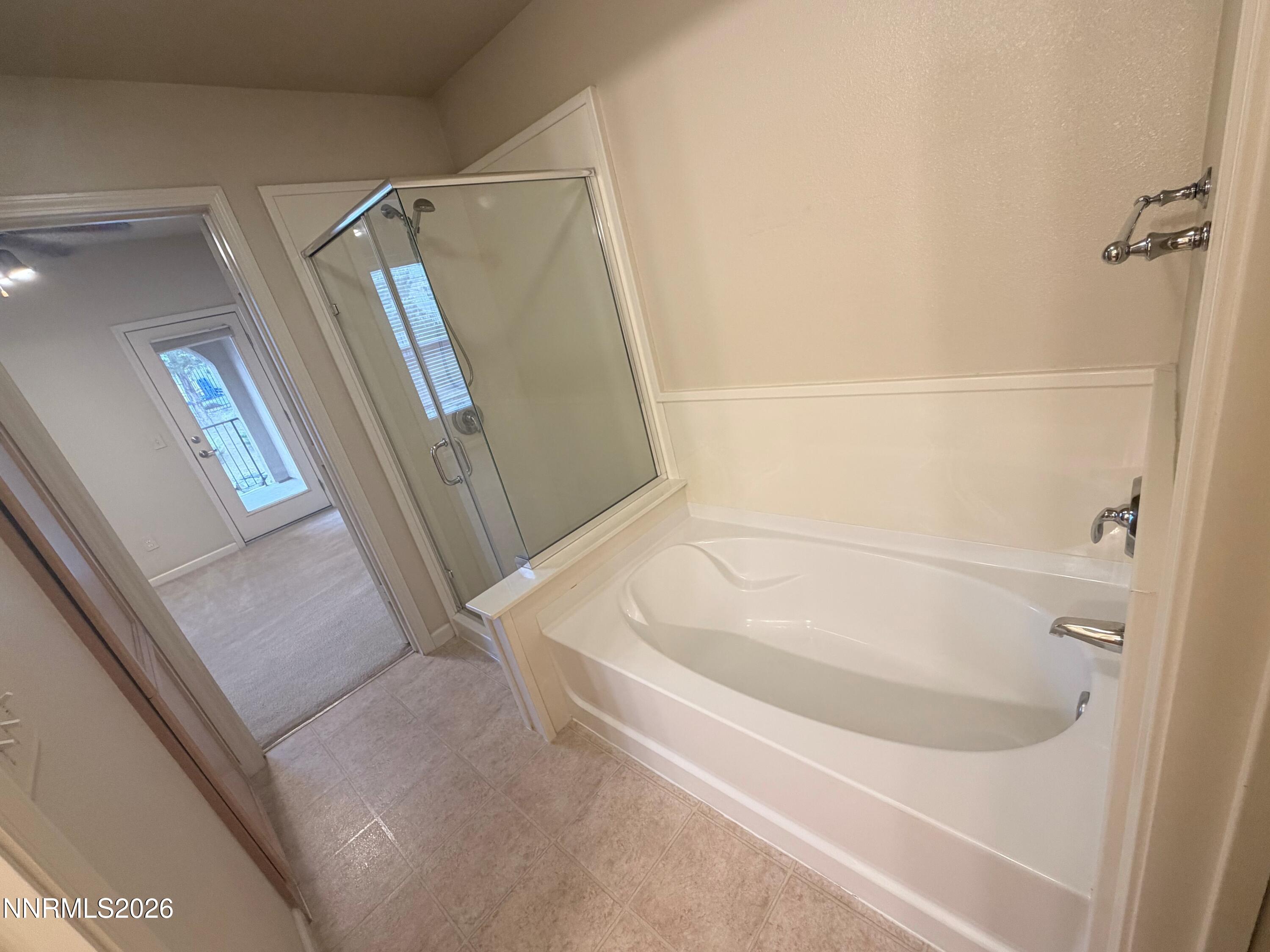 17000 Wedge Parkway Property Photo 16