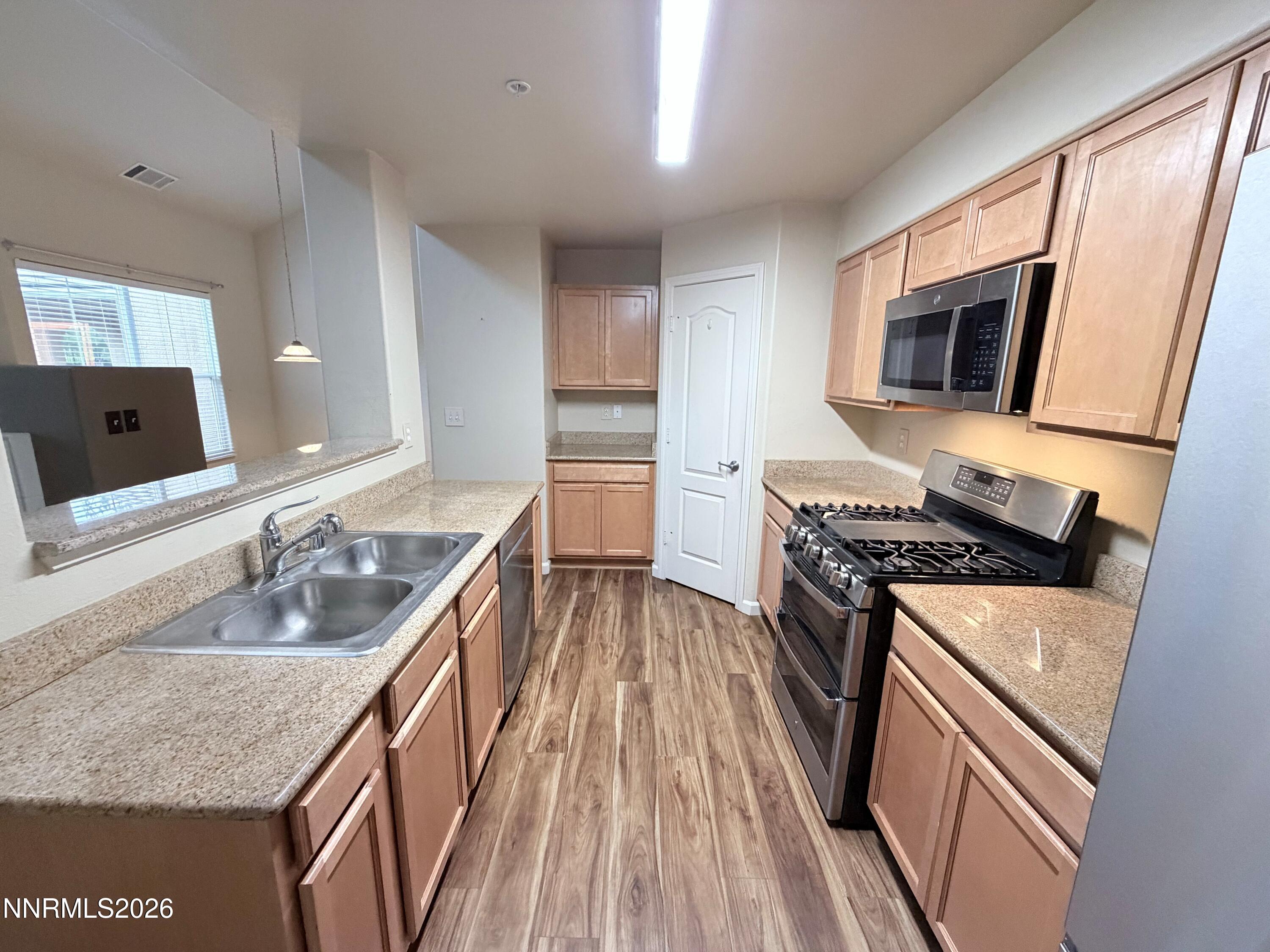 17000 Wedge Parkway Property Photo 19