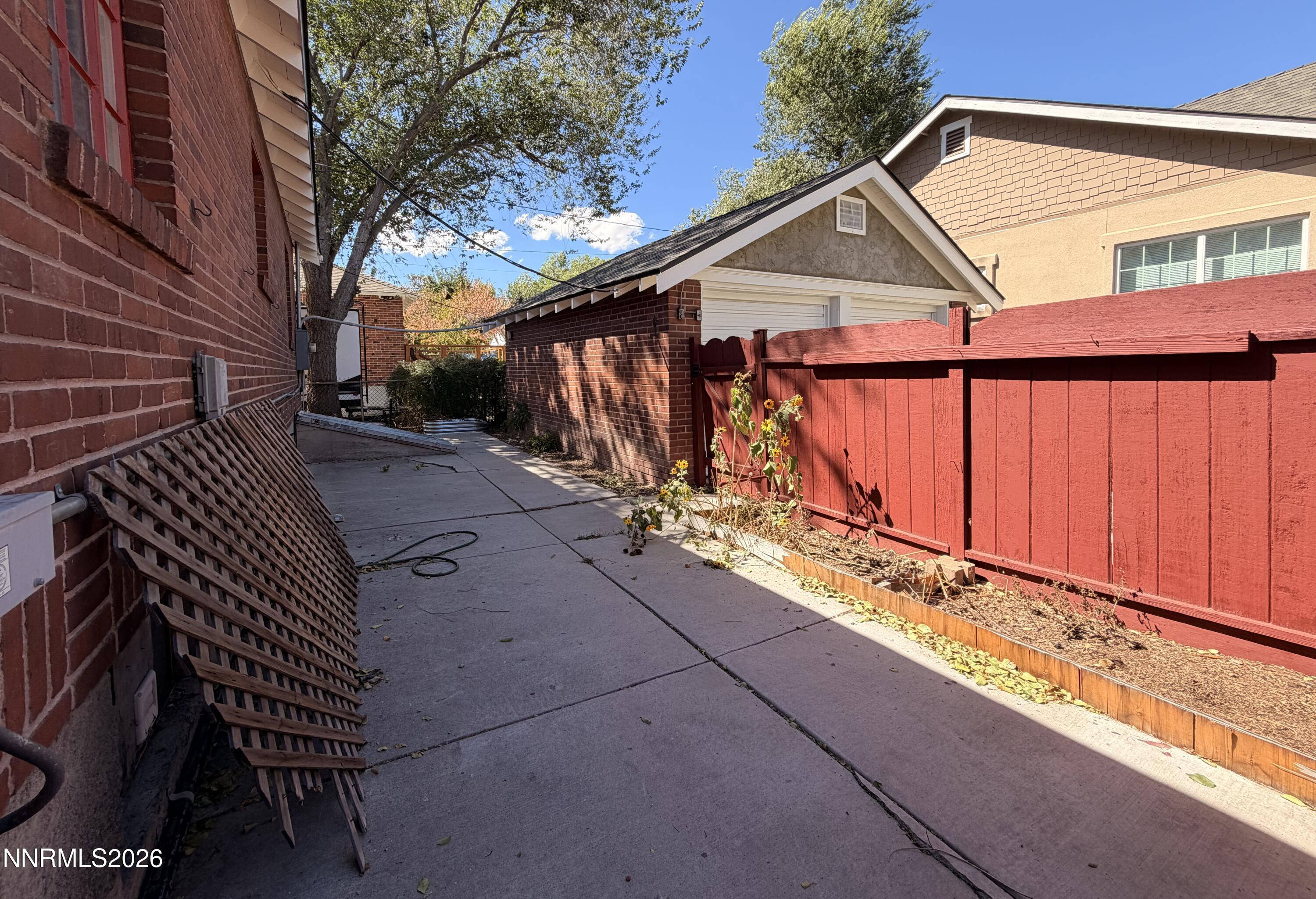 541 Thoma Street Property Photo 18