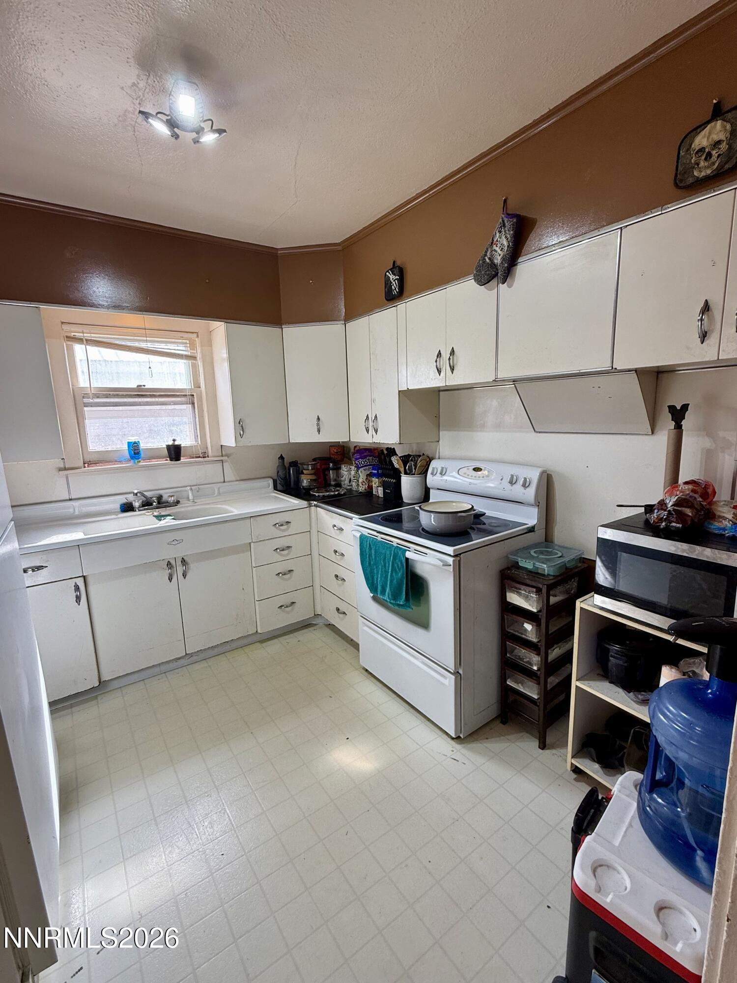 665 Court Street Property Photo 13