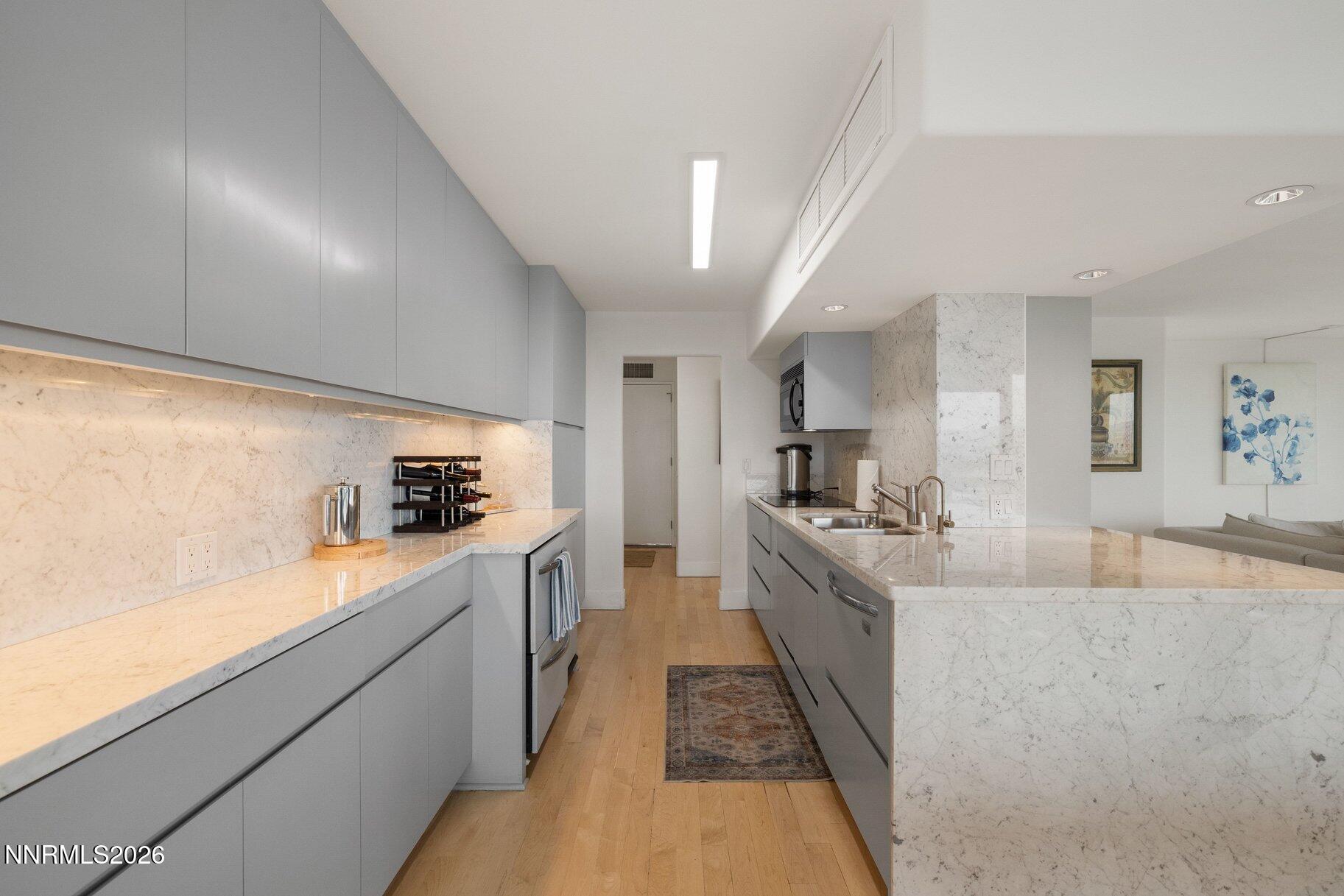 100 N Arlington Avenue UNIT 14E Property Photo 1