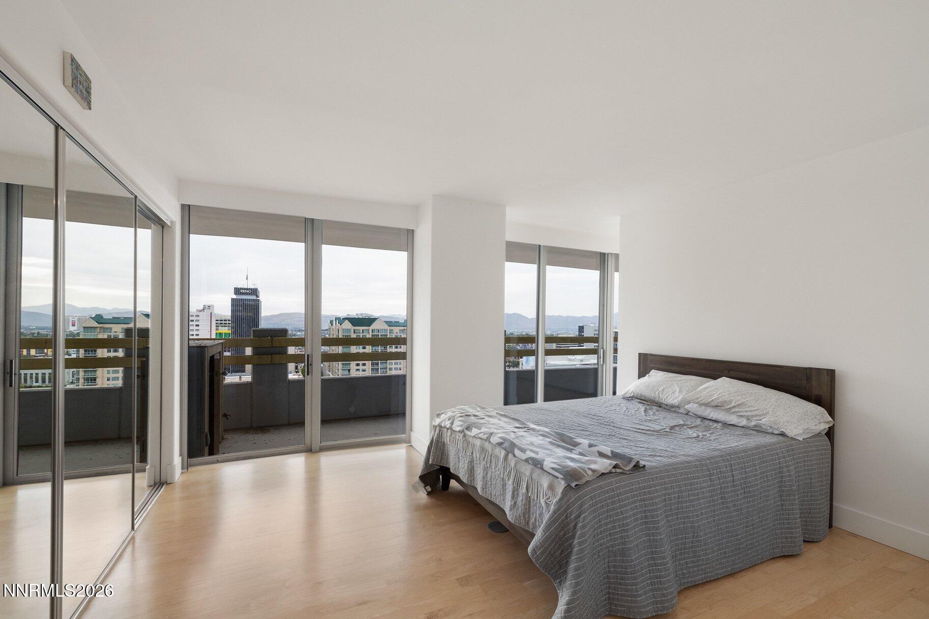 100 N Arlington Avenue Unit 14e Property Photo 9