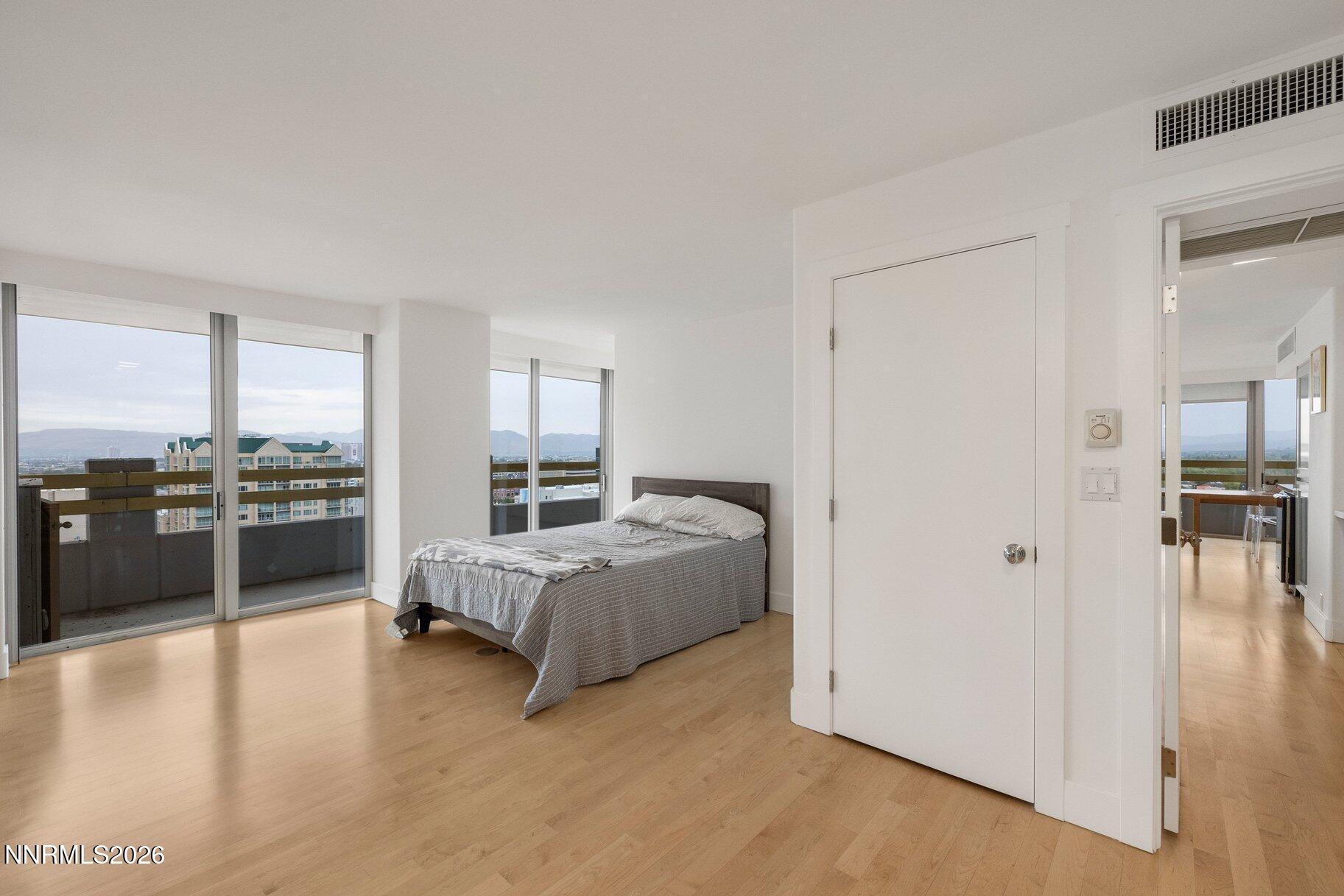 100 N Arlington Avenue Unit 14e Property Photo 14