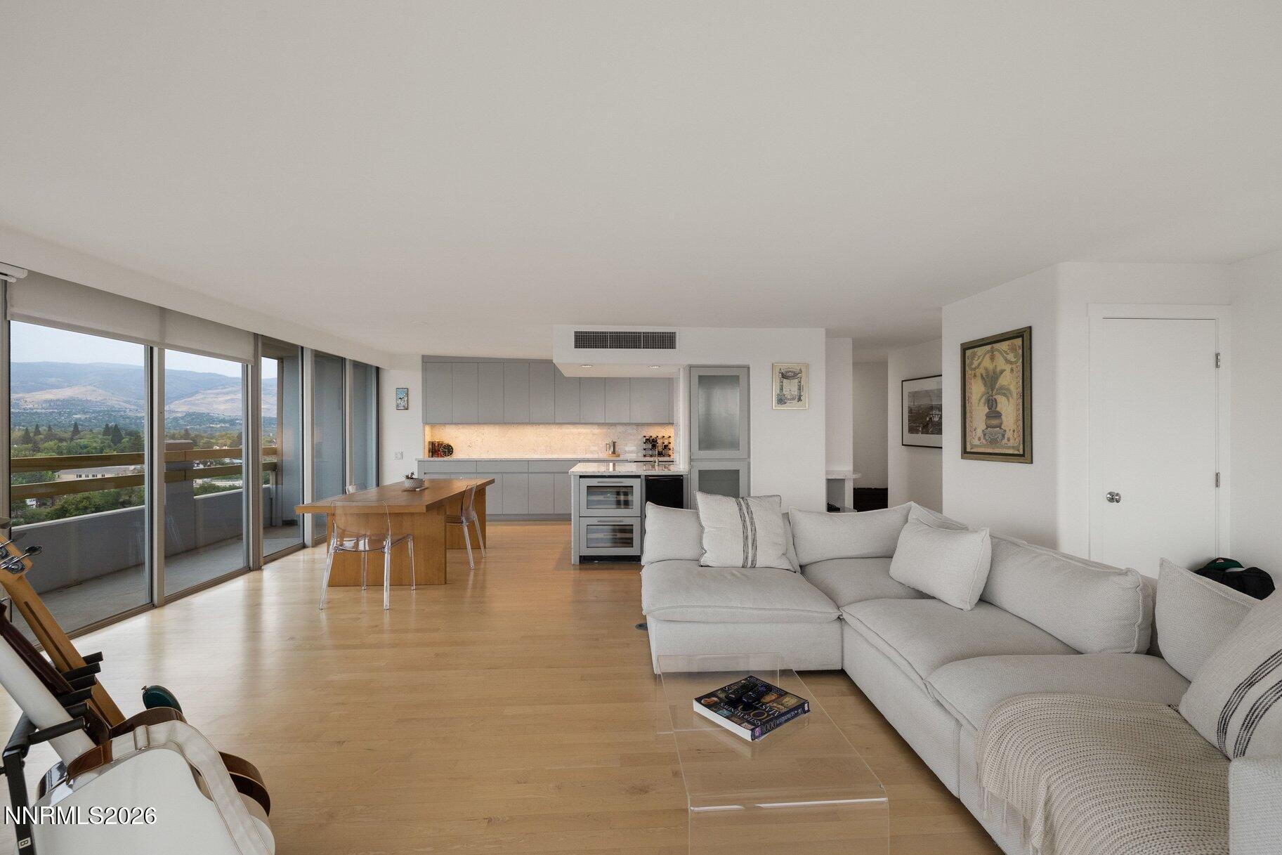 100 N Arlington Avenue Unit 14e Property Photo 16